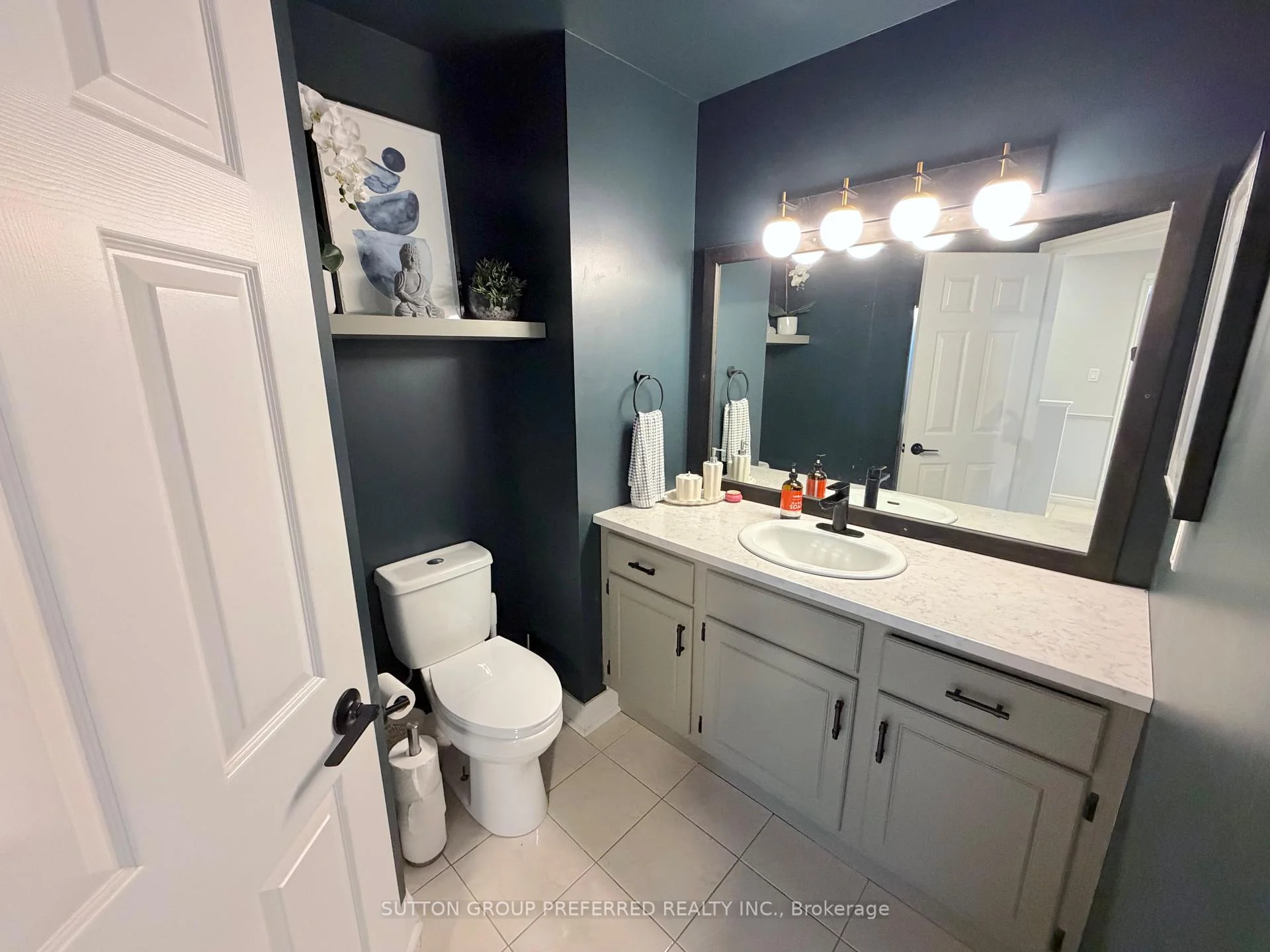Photo 23 of Unit 4, 163 Pine Valley Drive, London, South N — HOMEH
