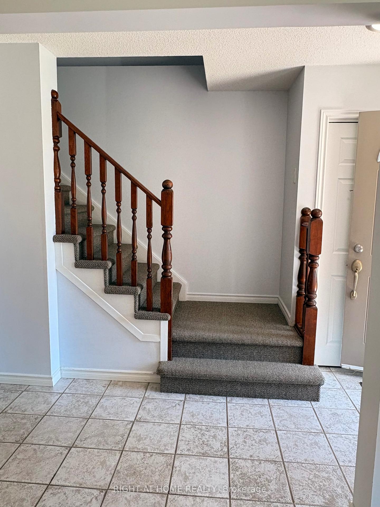 Photo 11 of Unit Main Floor, 32 Vintage Crescent, St. Catharines, Ridley — HOMEH