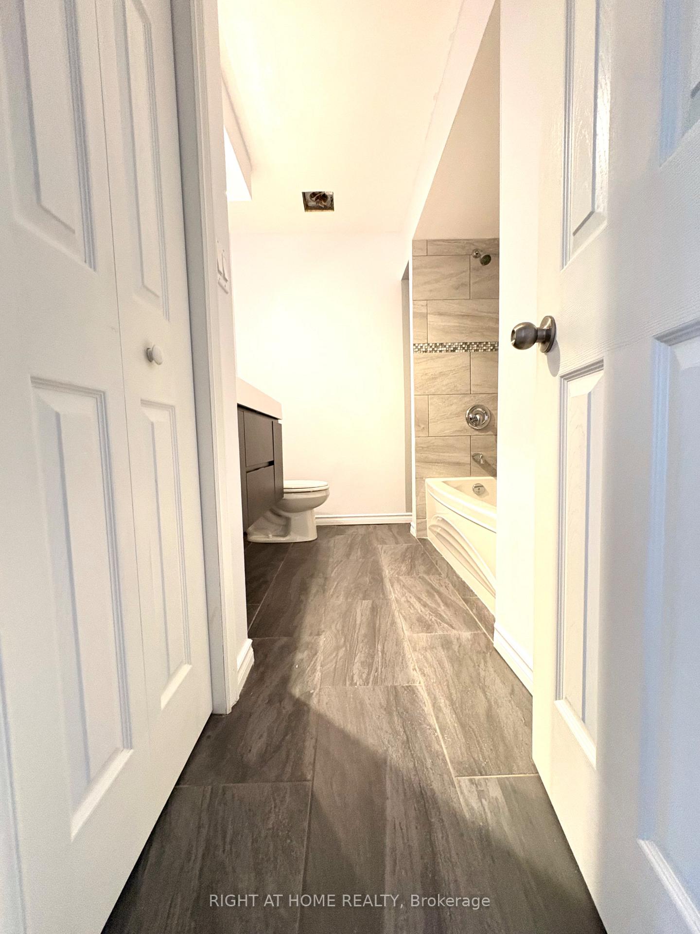Photo 14 of Unit Main Floor, 32 Vintage Crescent, St. Catharines, Ridley — HOMEH