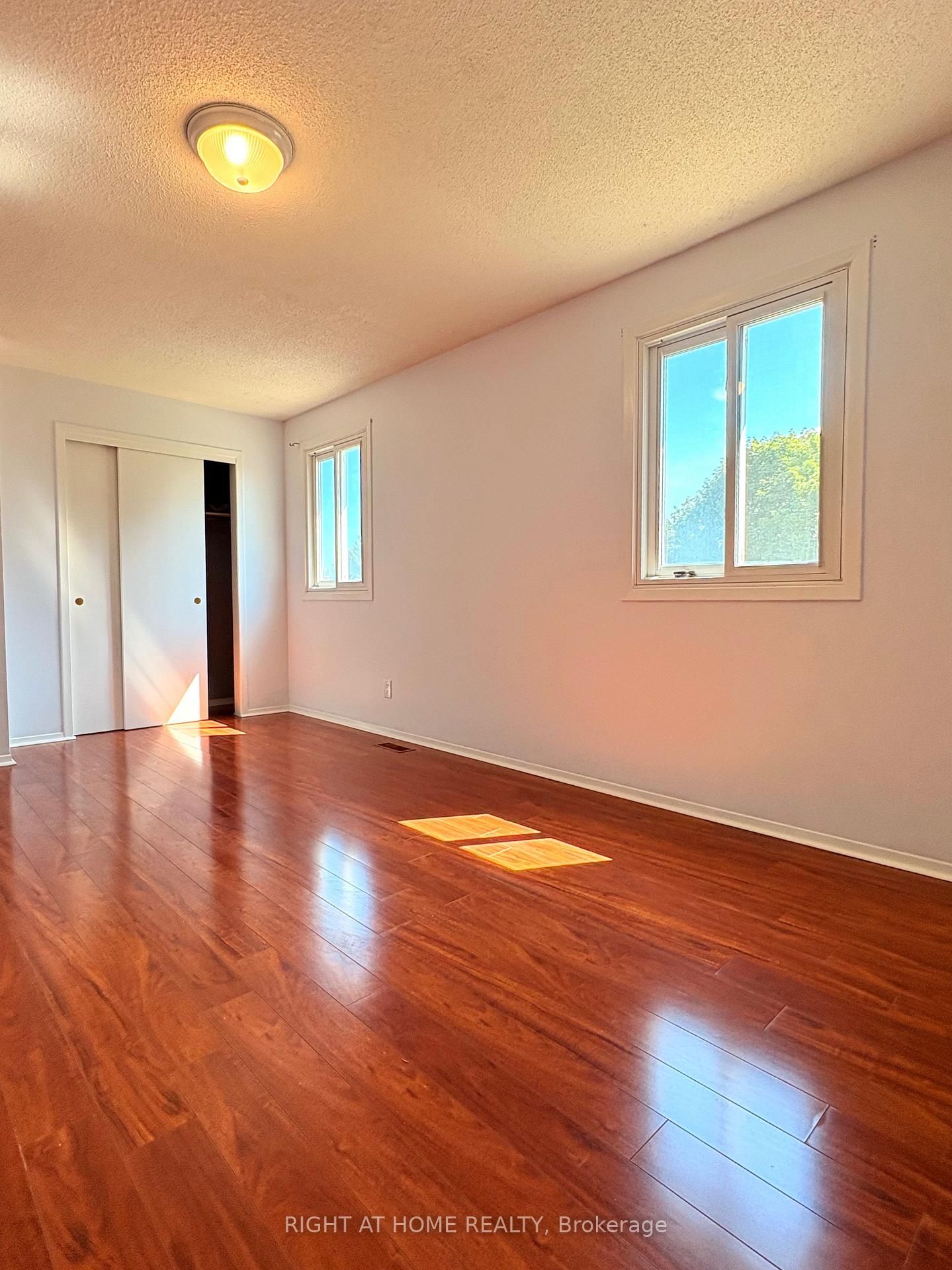 Photo 19 of Unit Main Floor, 32 Vintage Crescent, St. Catharines, Ridley — HOMEH
