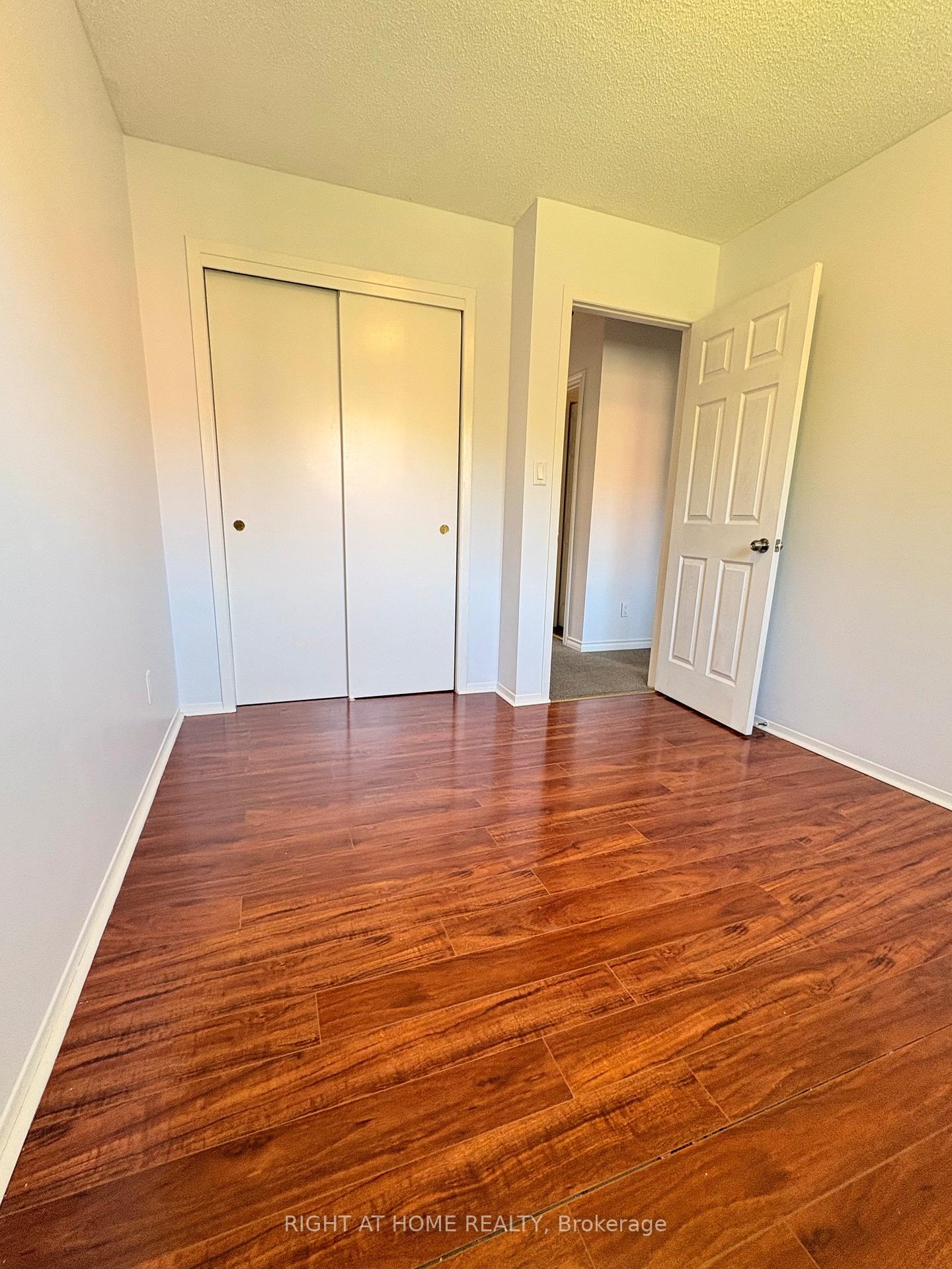 Photo 21 of Unit Main Floor, 32 Vintage Crescent, St. Catharines, Ridley — HOMEH