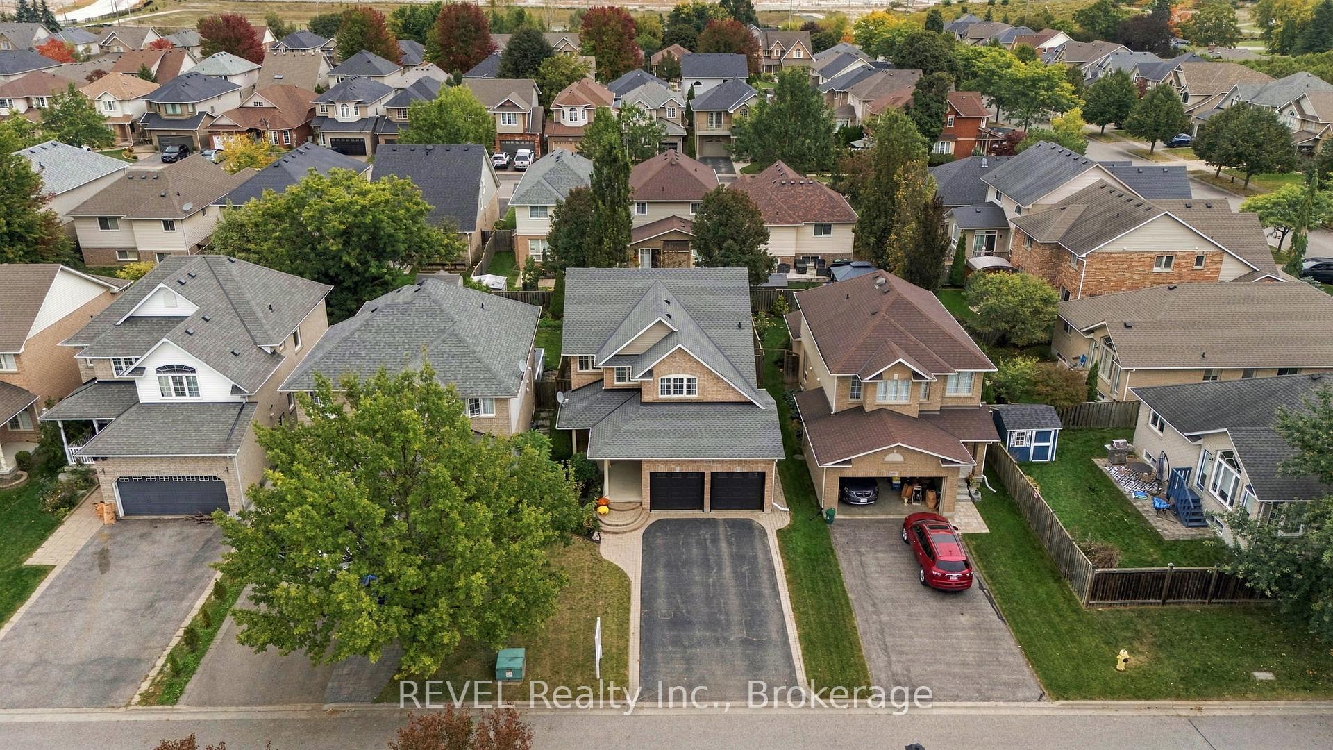Photo 4 of 2097 Stornoway Street, Oshawa, Kedron — HOMEH