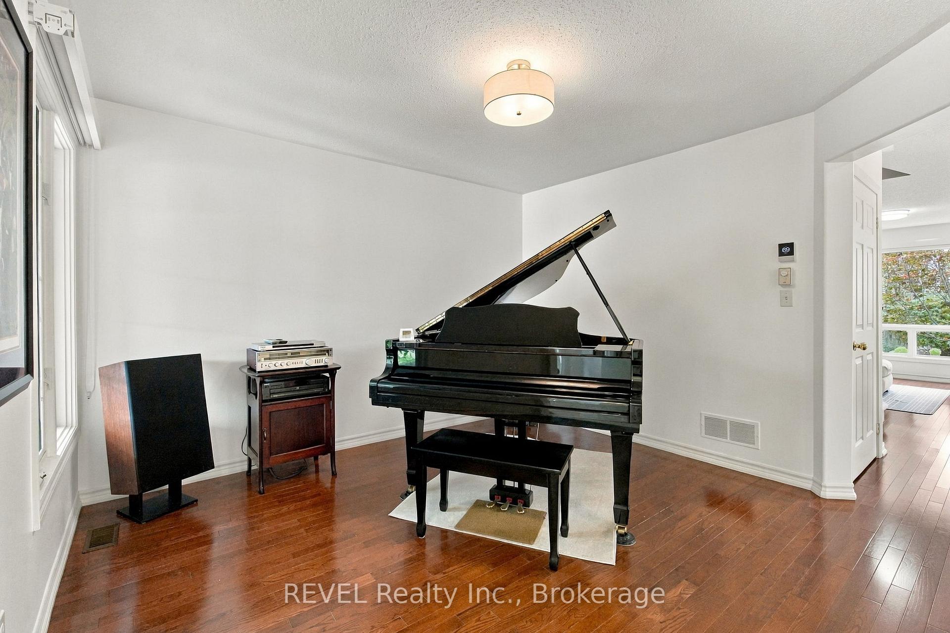 Photo 7 of 2097 Stornoway Street, Oshawa, Kedron — HOMEH
