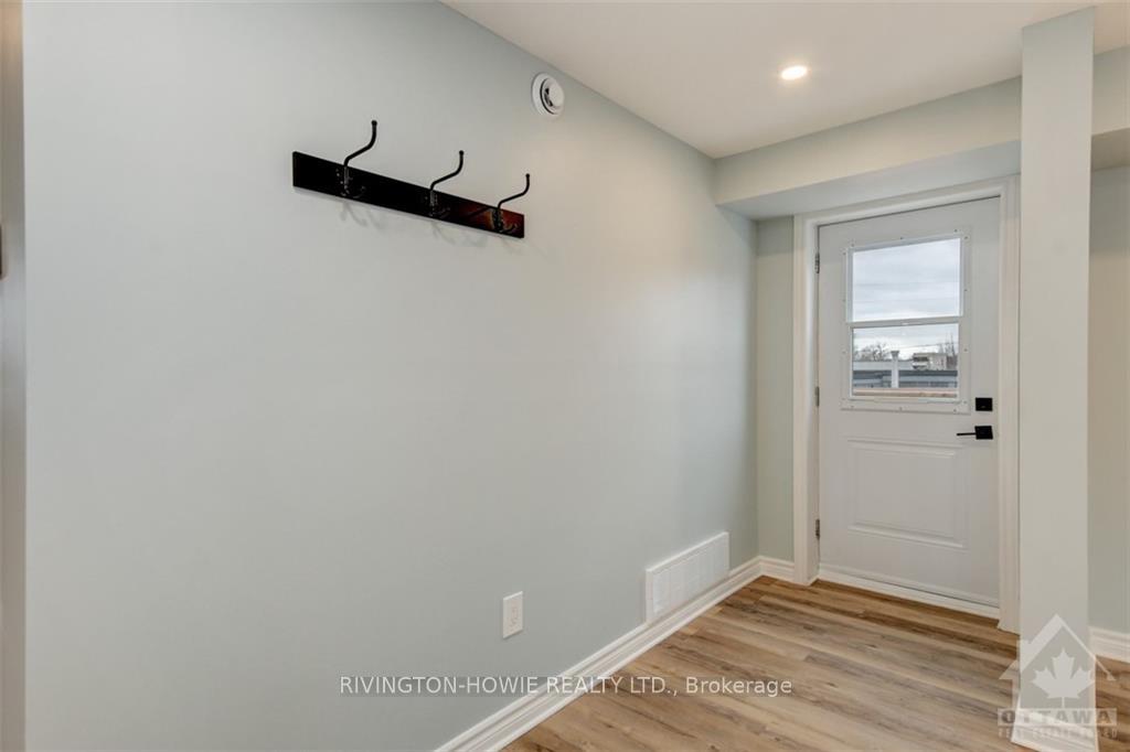 Photo 3 of Unit 1, 413 Donald B Munro Drive, Ottawa, Carp — HOMEH