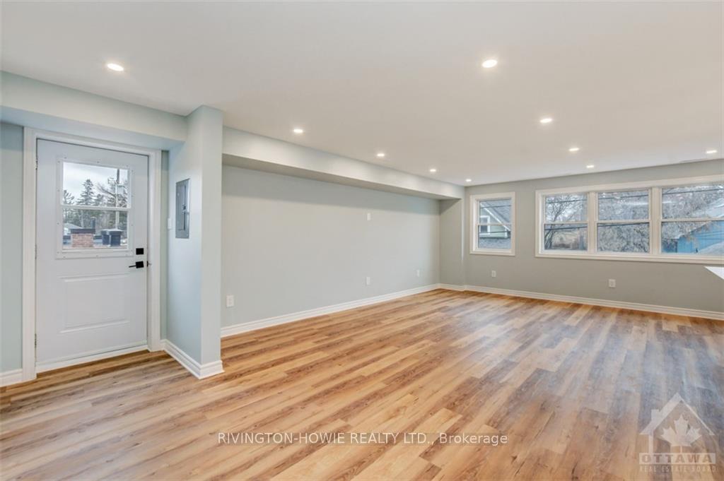 Photo 4 of Unit 1, 413 Donald B Munro Drive, Ottawa, Carp — HOMEH