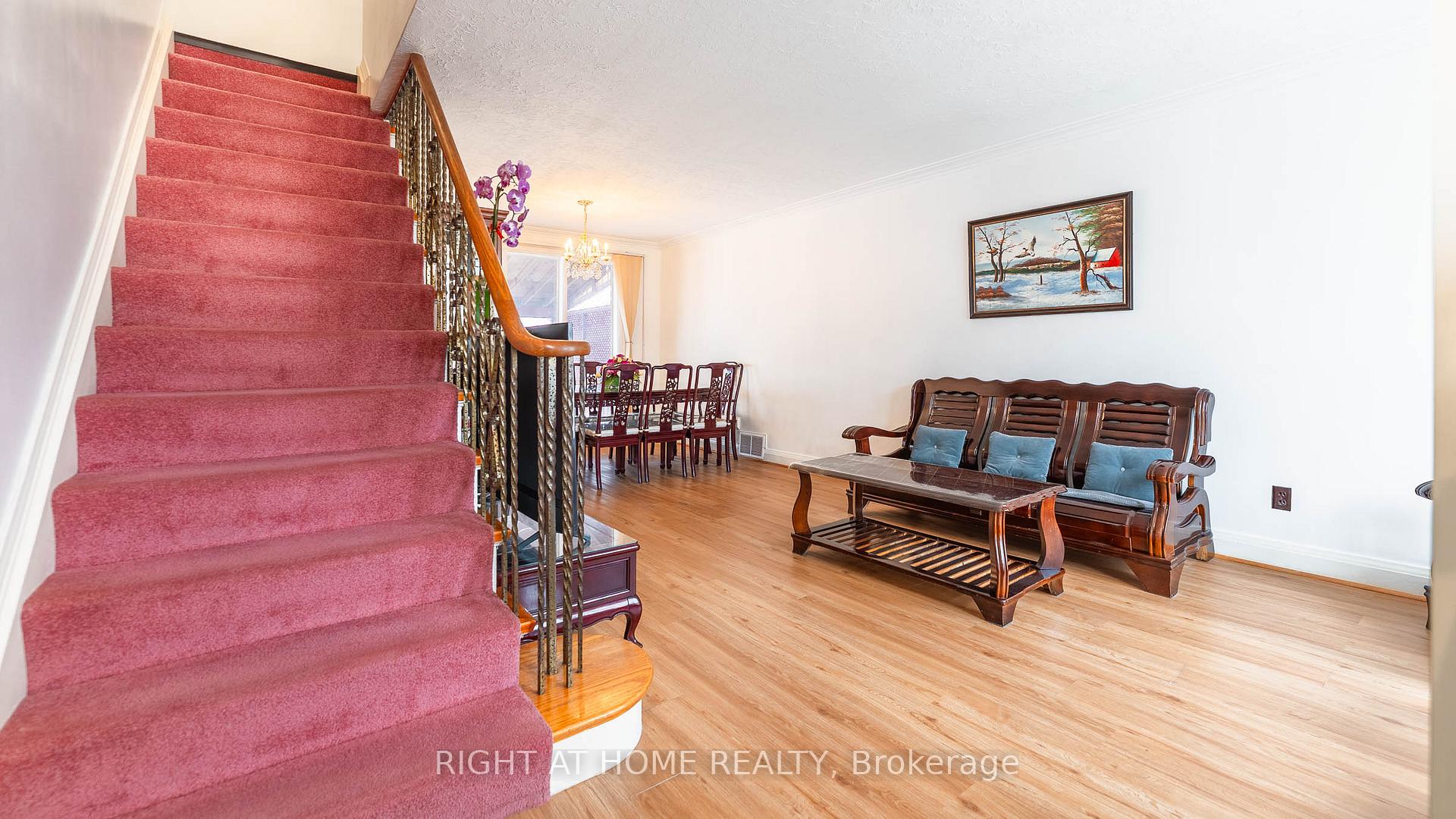 Photo 5 of 82 Tower Drive, Scarborough, Wexford-Maryvale — HOMEH