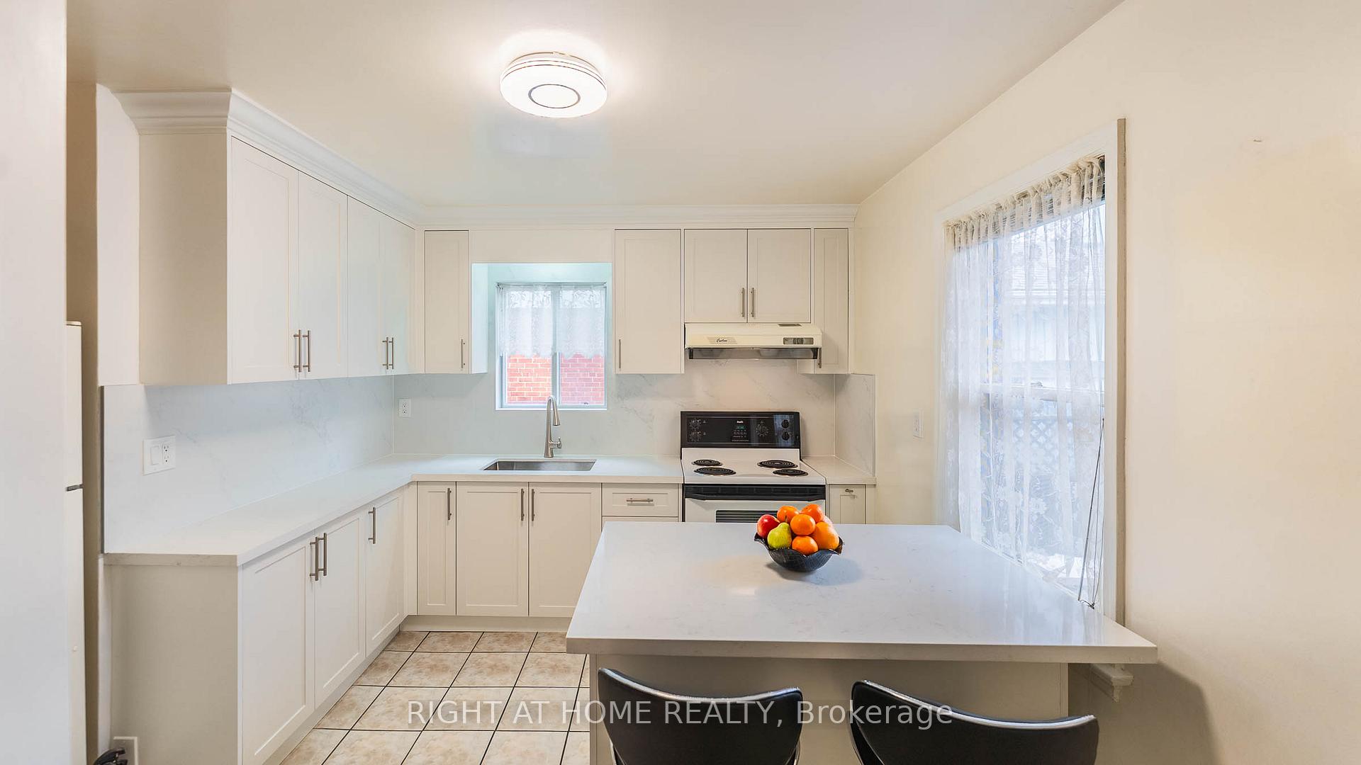 Photo 10 of 82 Tower Drive, Scarborough, Wexford-Maryvale — HOMEH