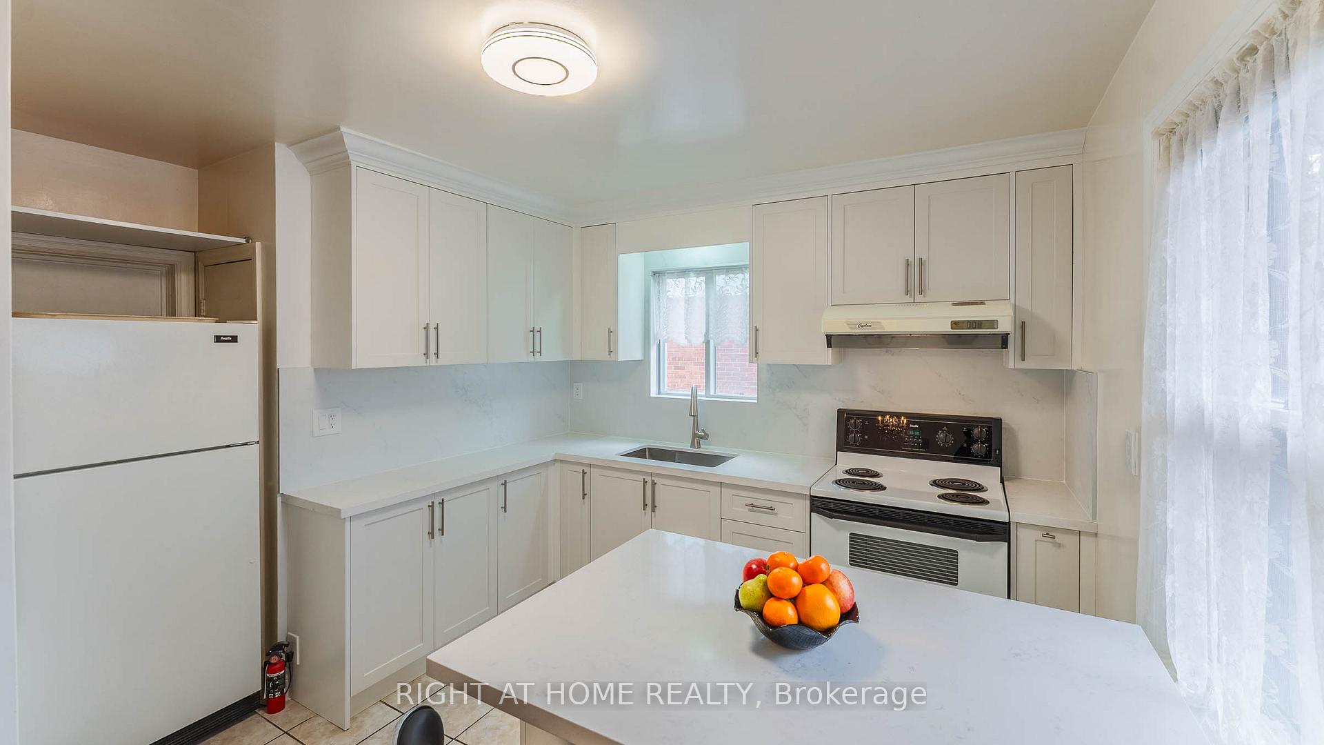 Photo 11 of 82 Tower Drive, Scarborough, Wexford-Maryvale — HOMEH