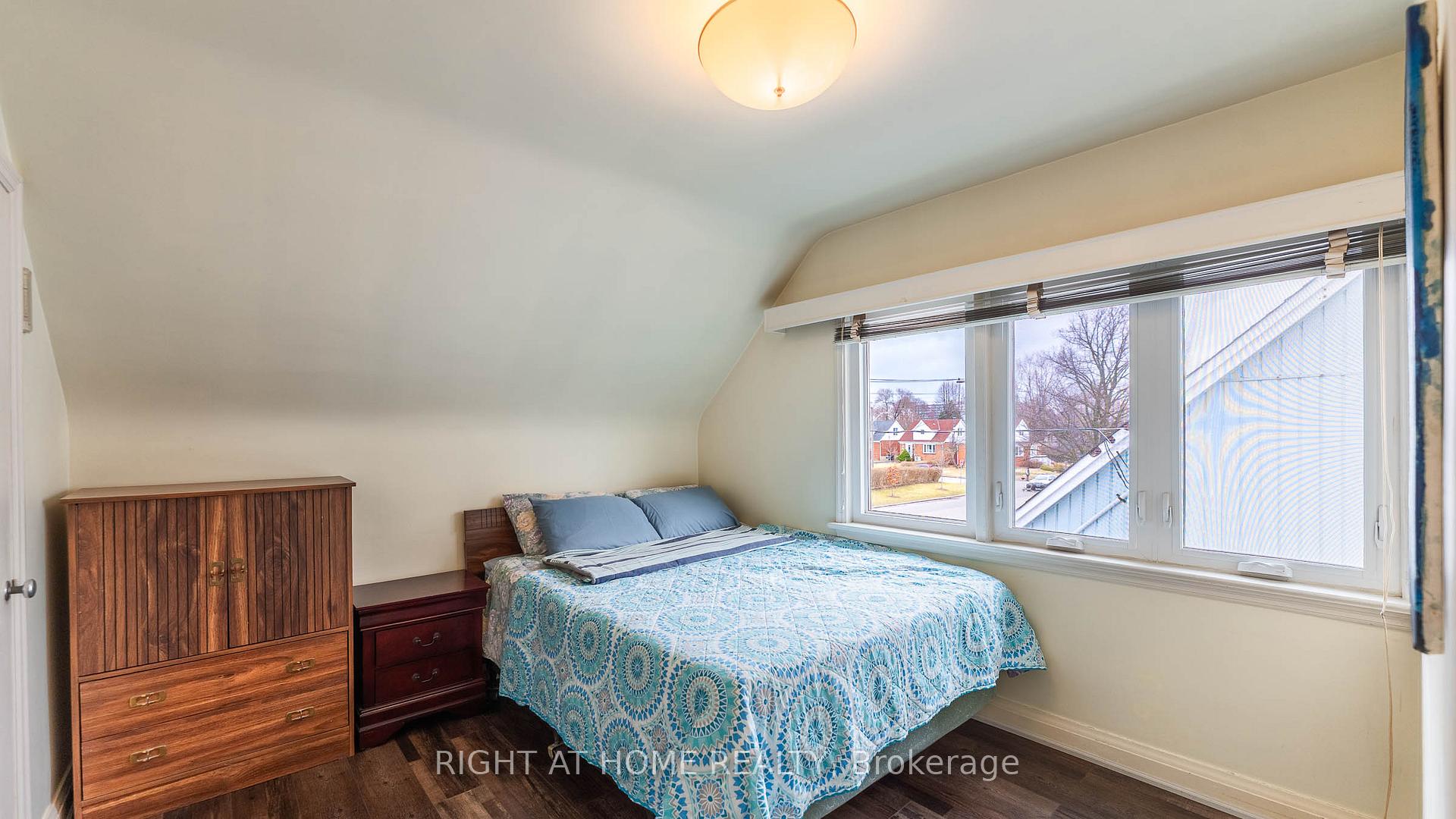 Photo 20 of 82 Tower Drive, Scarborough, Wexford-Maryvale — HOMEH