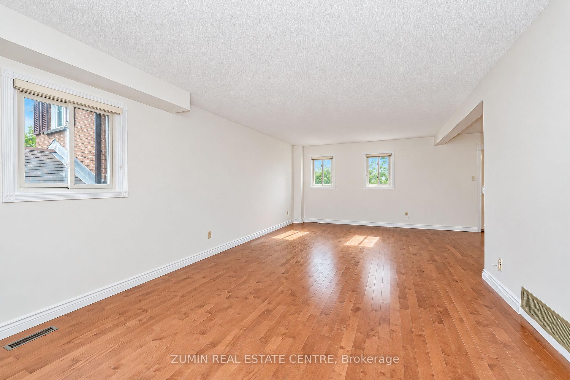 Photo 10 of 11 Whittington Court, Ajax, South West — HOMEH