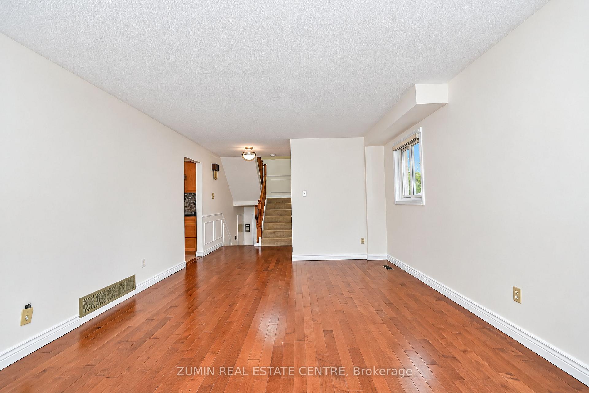 Photo 11 of 11 Whittington Court, Ajax, South West — HOMEH