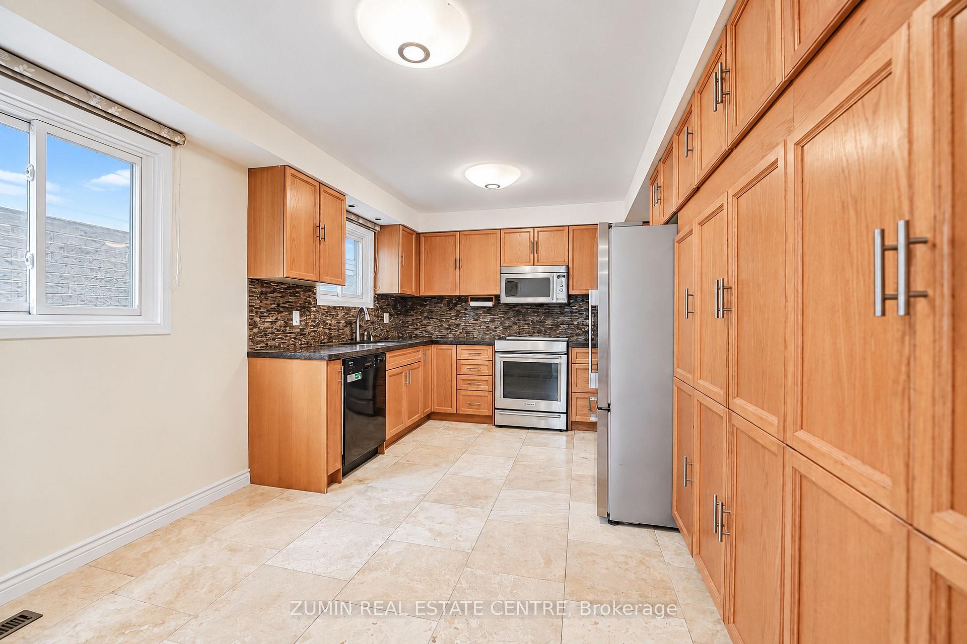 Photo 14 of 11 Whittington Court, Ajax, South West — HOMEH