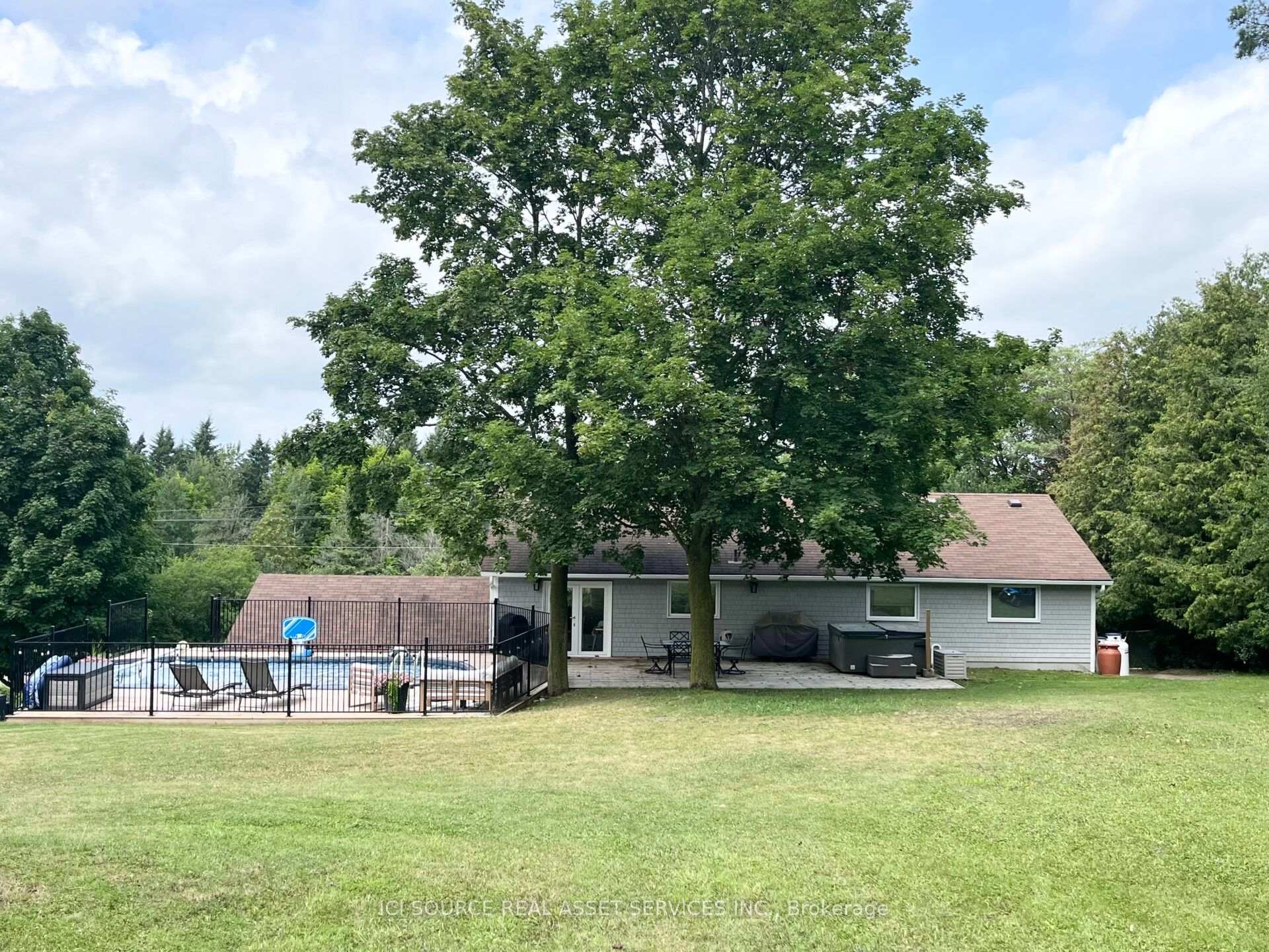 Photo 54 of 689 Ravenshoe Road, Uxbridge, Rural Uxbridge — HOMEH