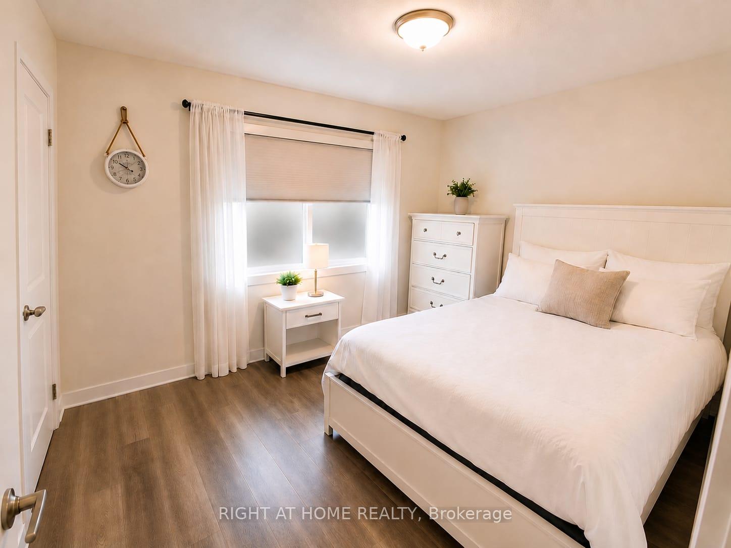 Photo 14 of Unit 15, 590 North Service Road, Hamilton, Lakeshore — HOMEH