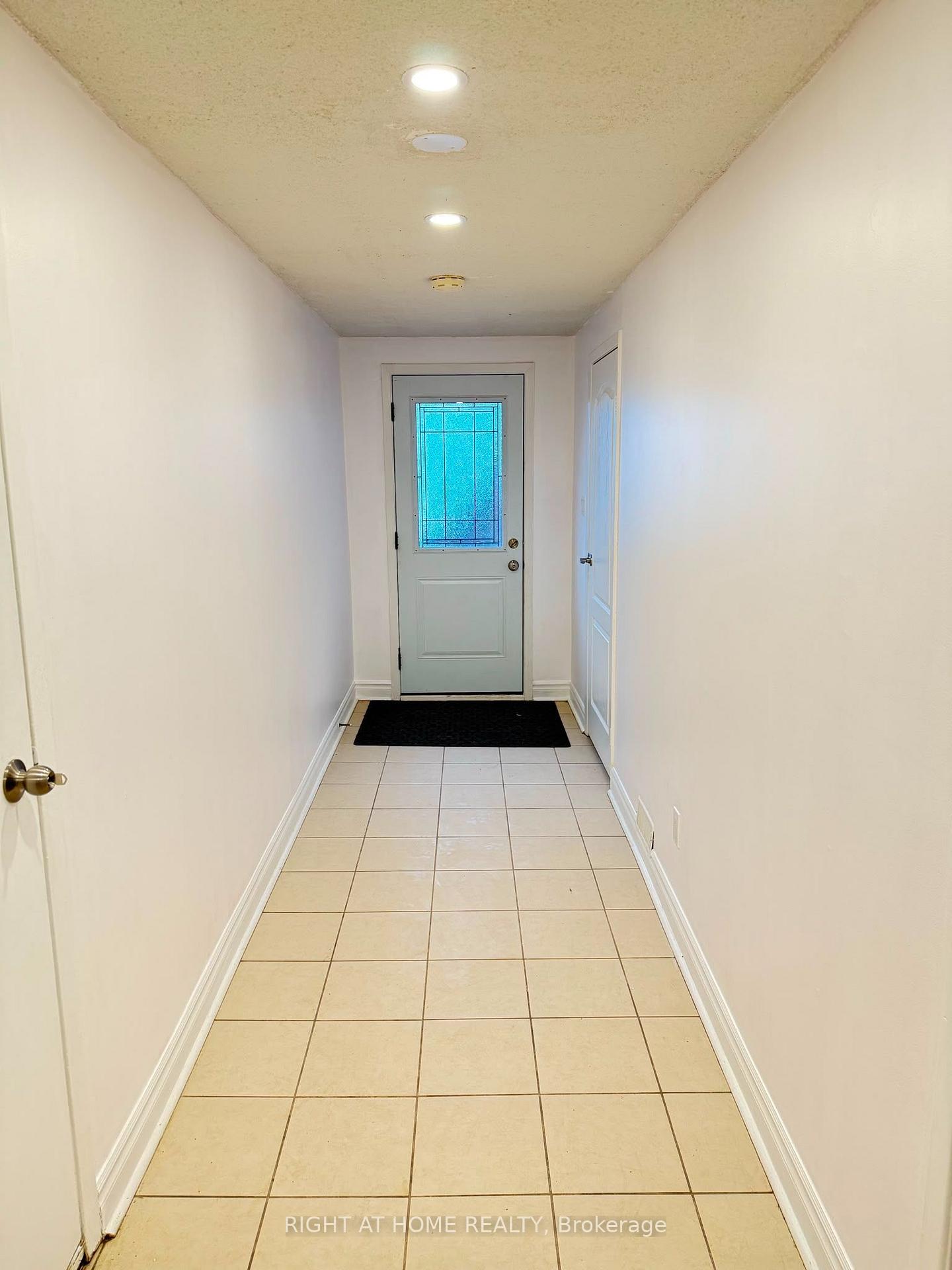 Front of Unit BSMT, 4154 Sunflower Drive