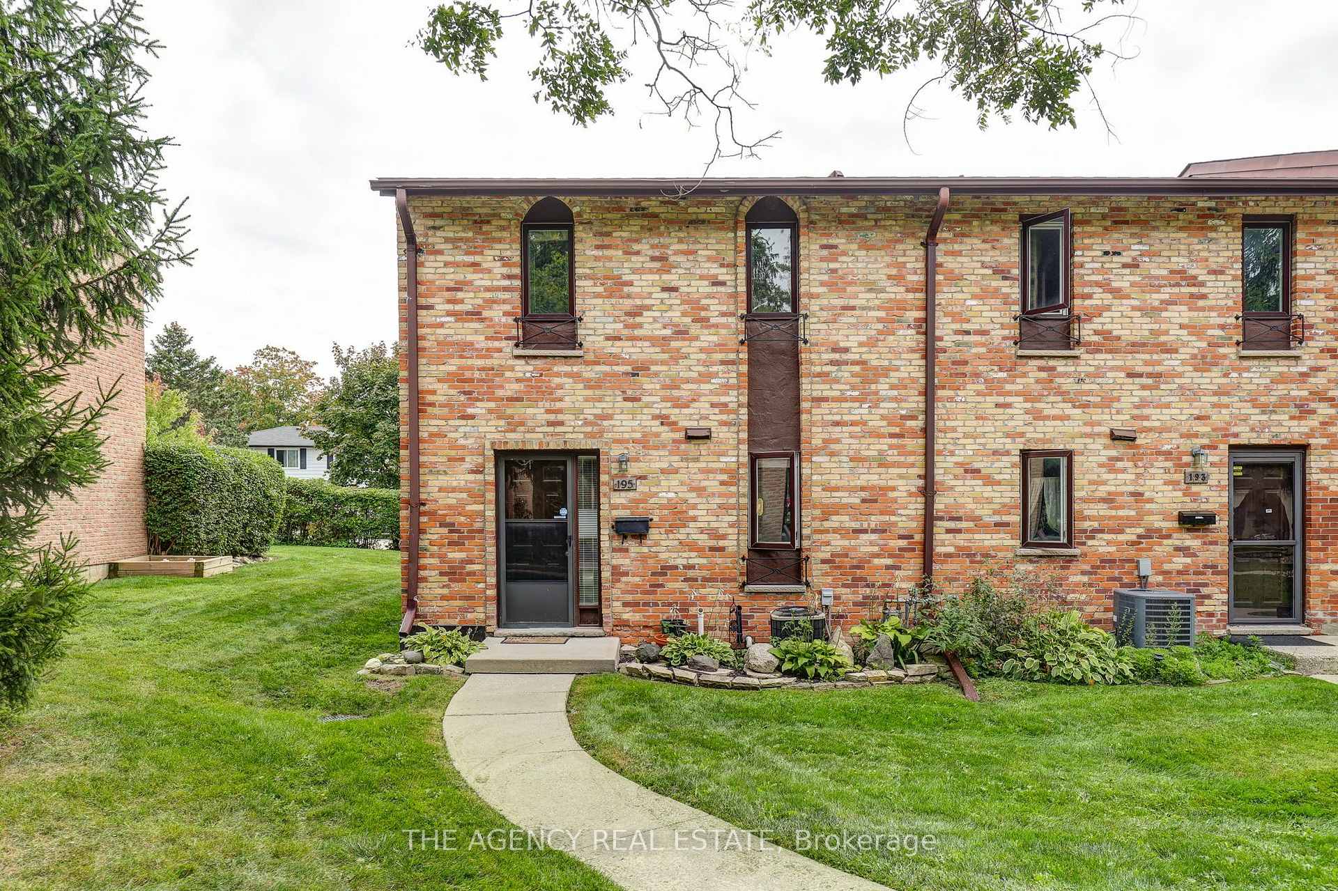 Front of Unit 9, 195 Millbank Drive