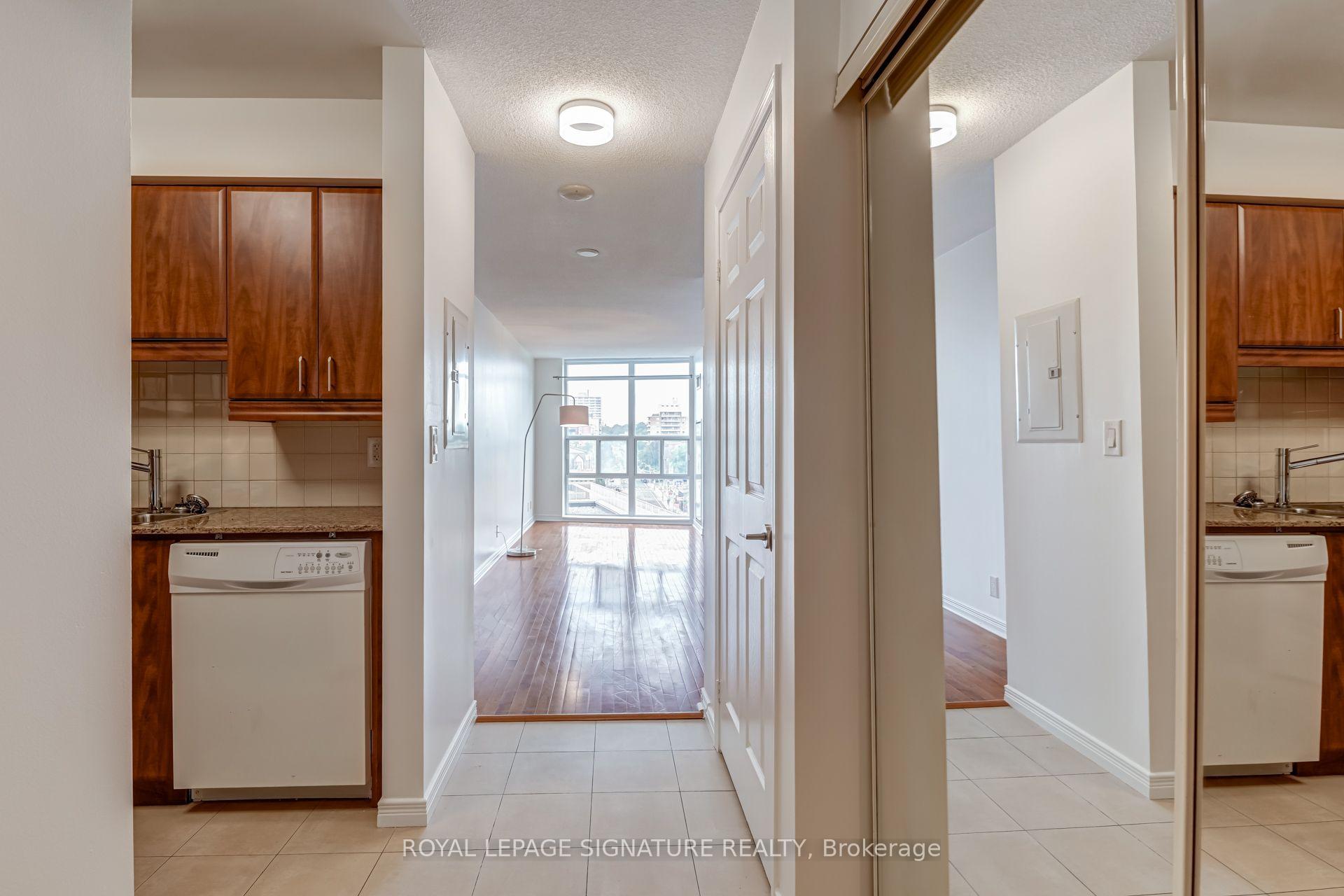 Photo 2 of Unit 612, 736 Spadina Avenue, Toronto, University — HOMEH