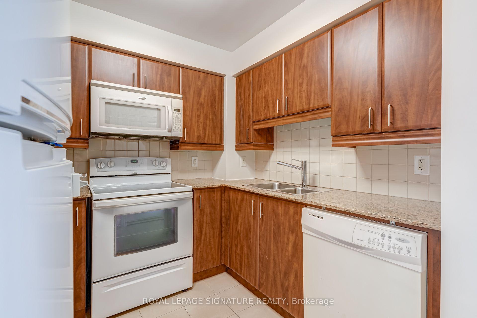 Photo 3 of Unit 612, 736 Spadina Avenue, Toronto, University — HOMEH