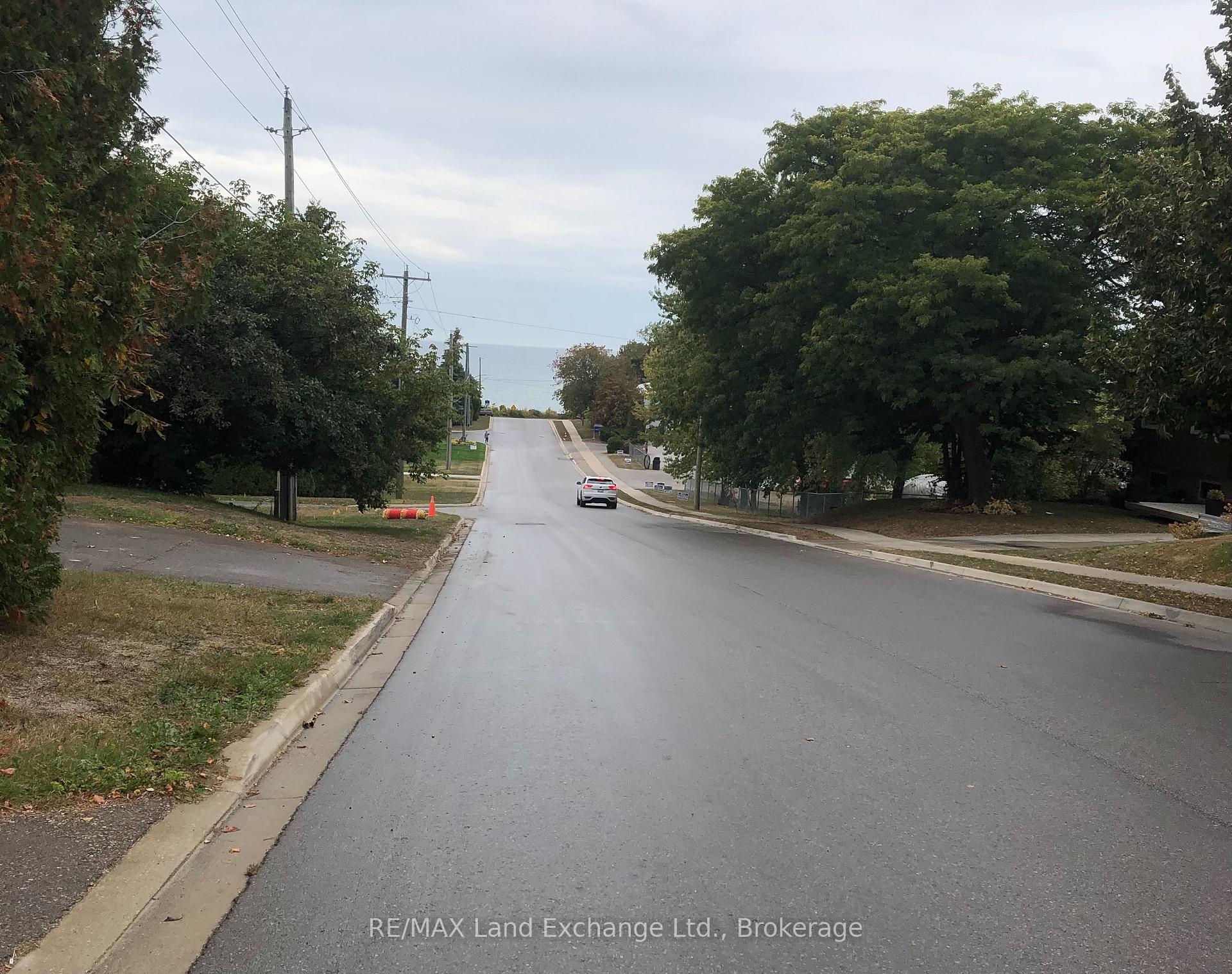 Photo 2 of 188 Broadway Street, Kincardine — HOMEH