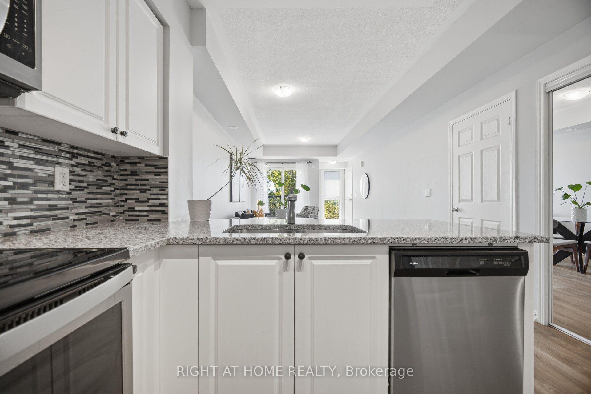 Photo 18 of Unit 233, 515 Kingbird Grove, Scarborough, Rouge — HOMEH
