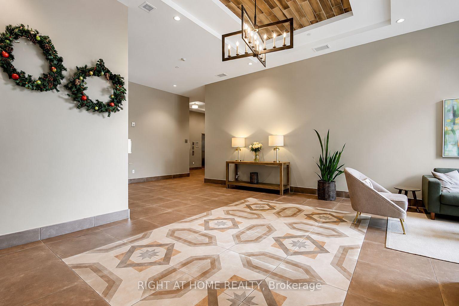 Photo 4 of Unit Unit #312, 60 Springhurst Avenue, Ottawa, Ottawa East — HOMEH