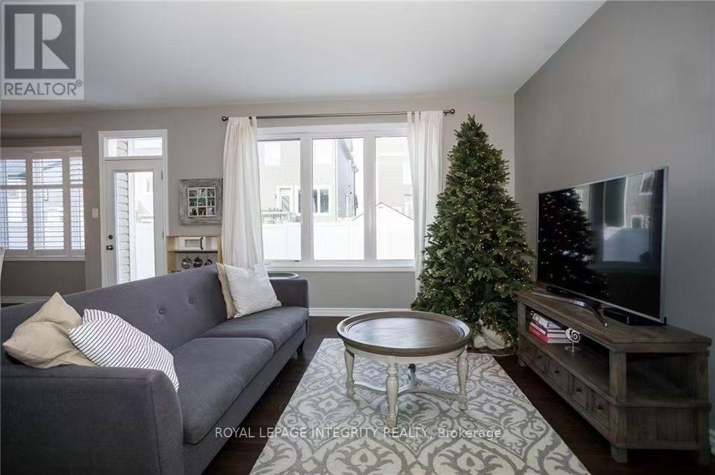 Photo 10 of 178 Flowing Creek Circle, Ottawa, Kanata - Emerald Meadows/Trailwest — HOMEH