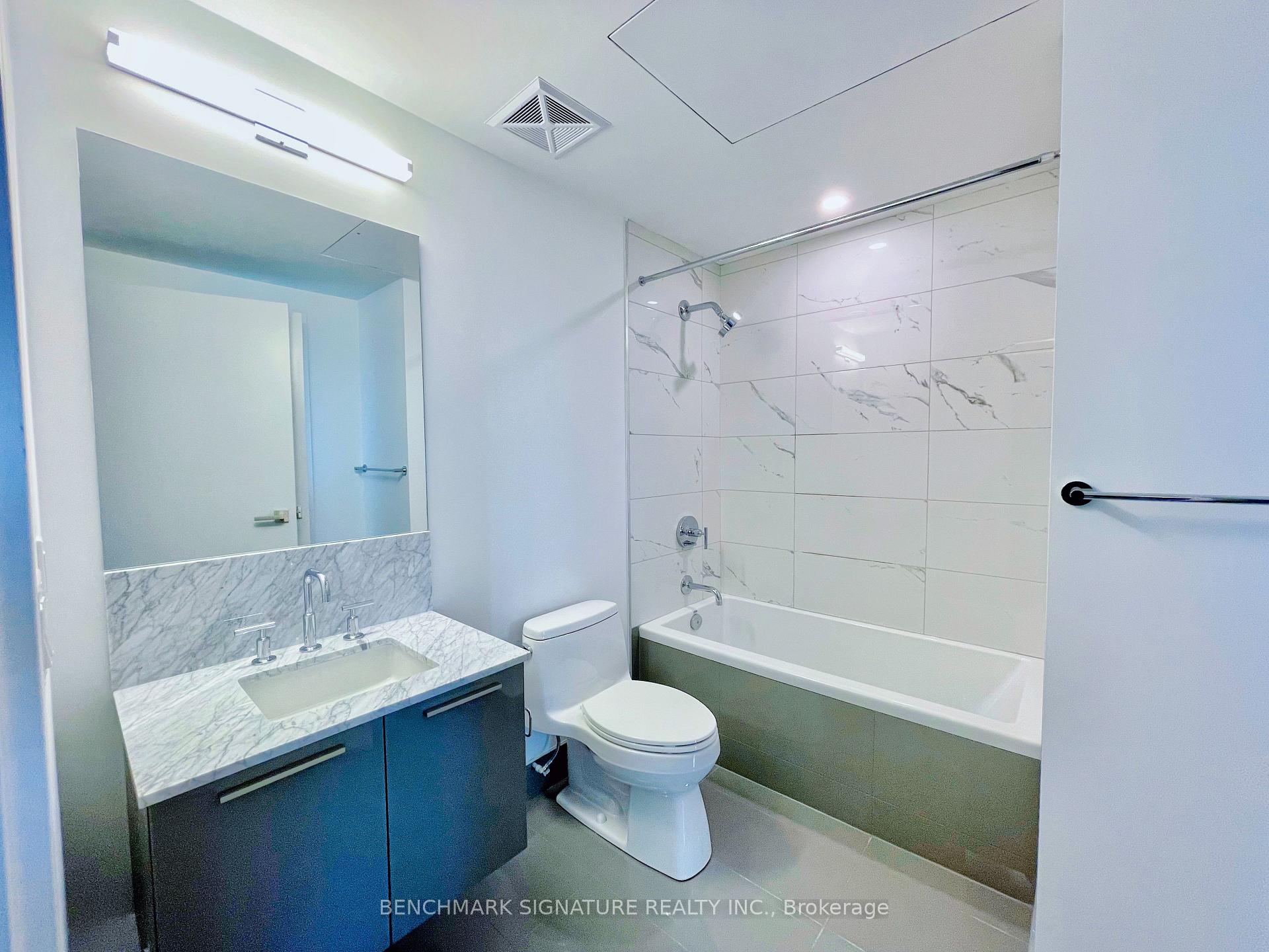 Photo 4 of Unit 2711, 3 Gloucester Street, Toronto, Church-Yonge Corridor — HOMEH