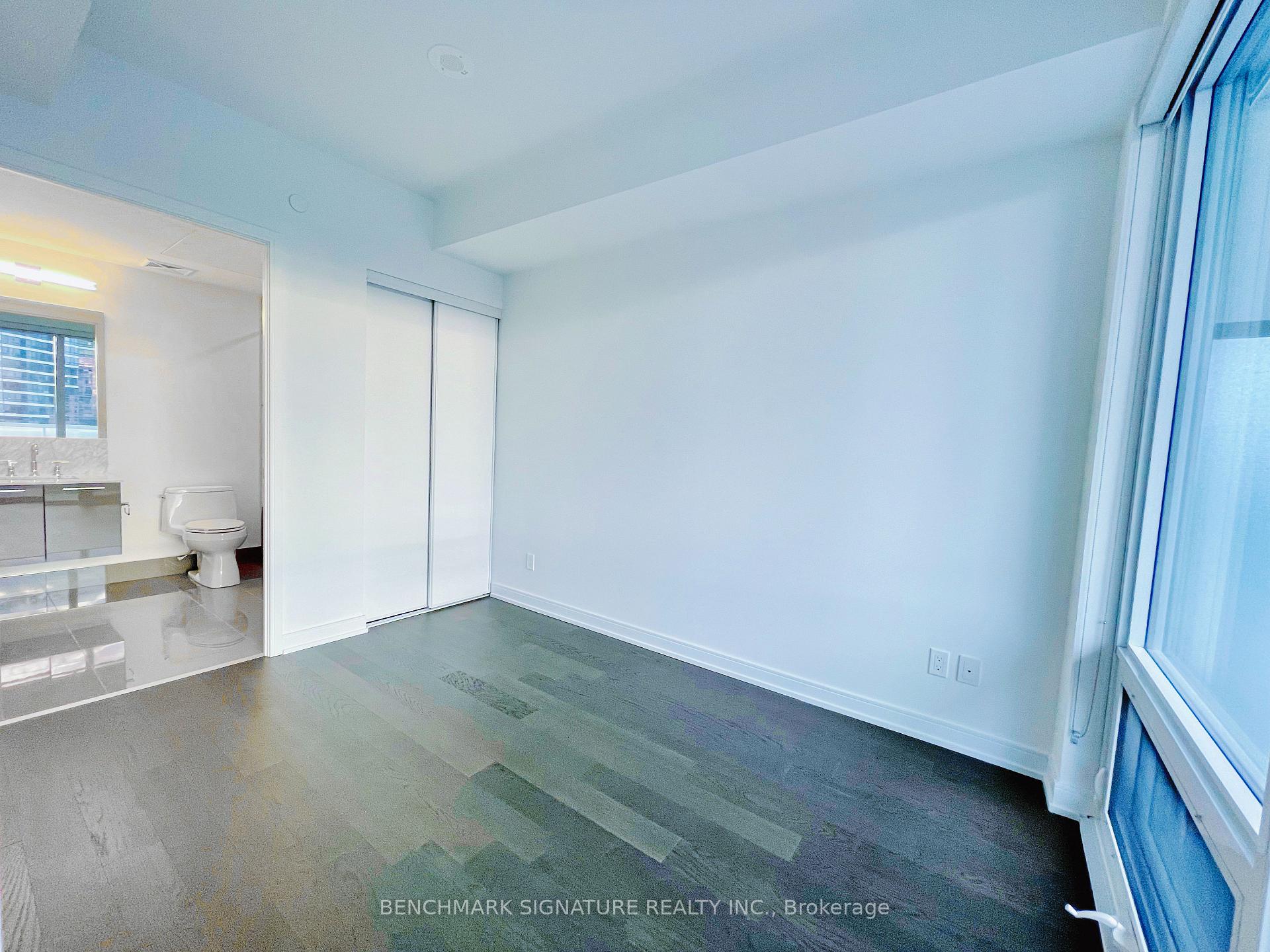 Photo 5 of Unit 2711, 3 Gloucester Street, Toronto, Church-Yonge Corridor — HOMEH