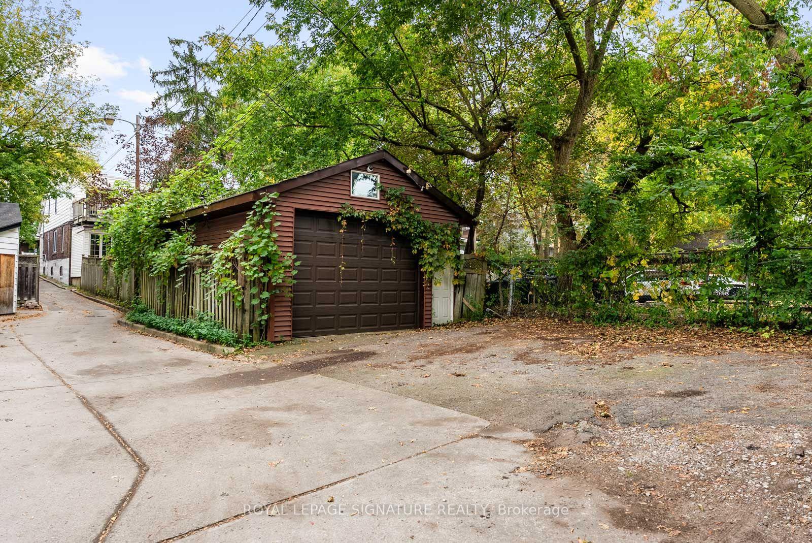 Photo 4 of 30 Lawlor Avenue, Toronto, East End-Danforth — HOMEH