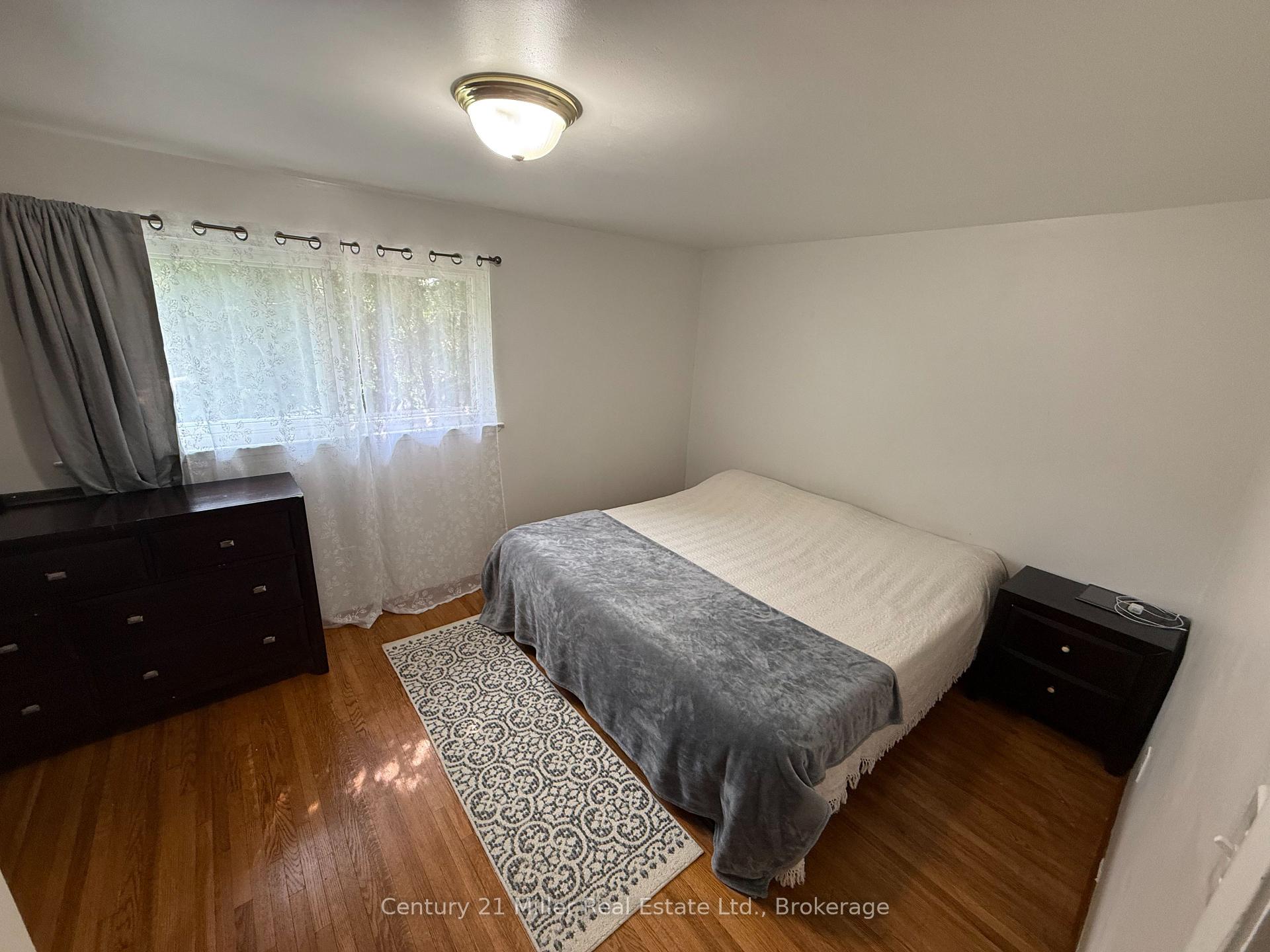 Photo 8 of Unit Upper, 35 Melville Crescent, Brampton, Brampton East — HOMEH