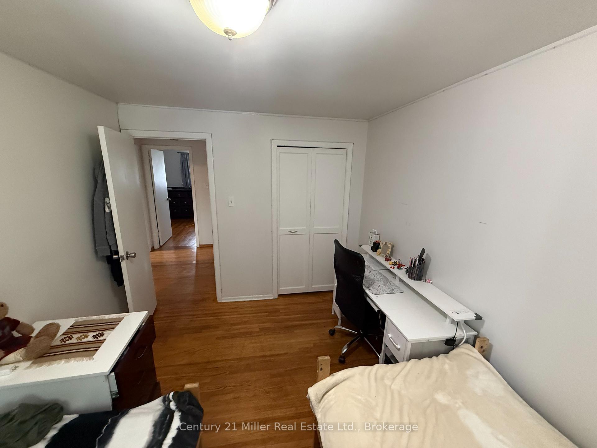Photo 9 of Unit Upper, 35 Melville Crescent, Brampton, Brampton East — HOMEH