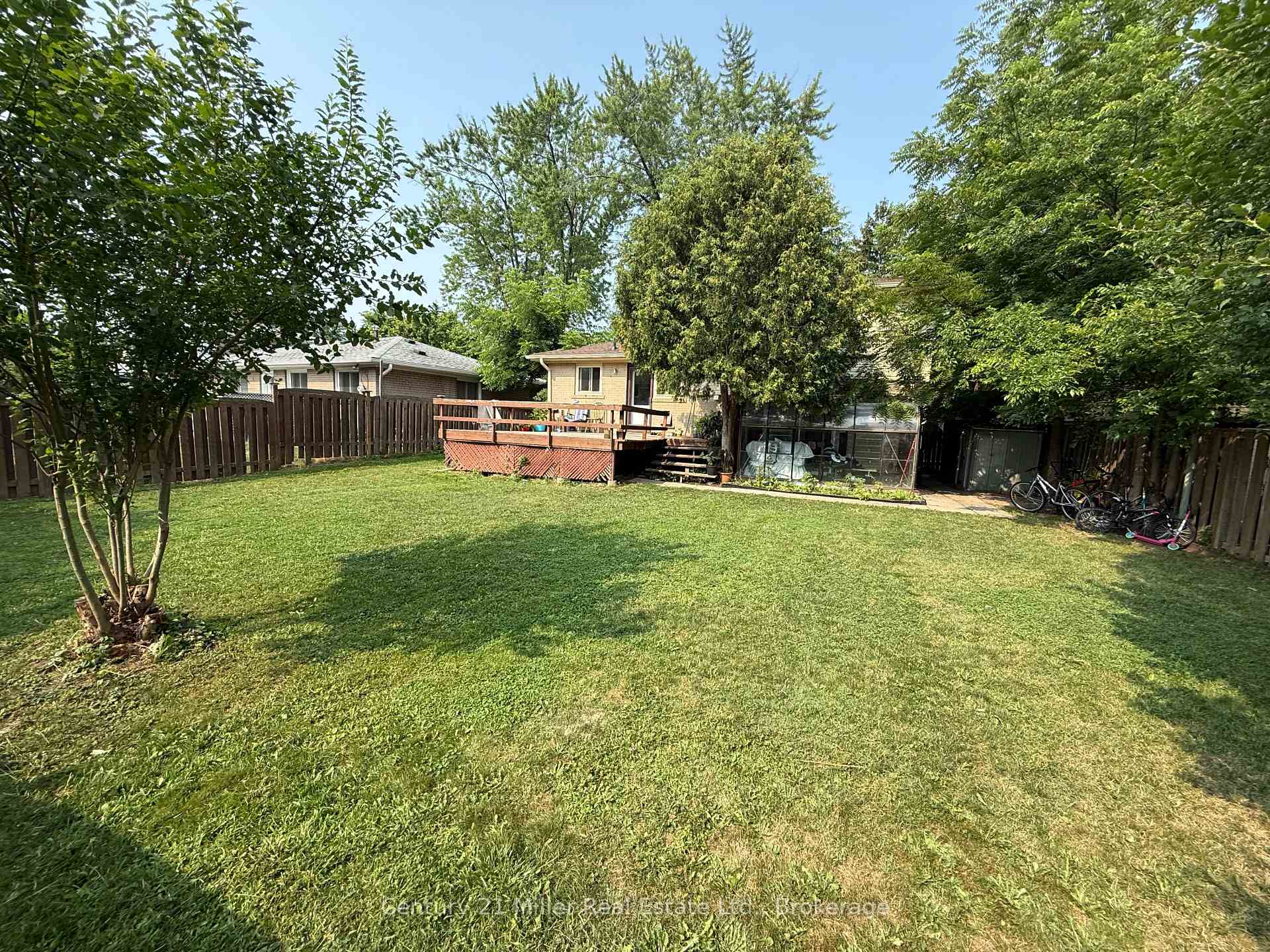Photo 16 of Unit Upper, 35 Melville Crescent, Brampton, Brampton East — HOMEH