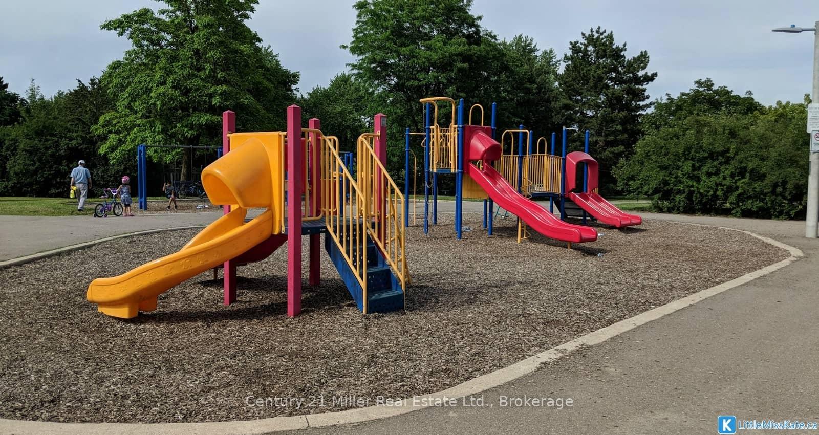 Photo 18 of Unit Upper, 35 Melville Crescent, Brampton, Brampton East — HOMEH