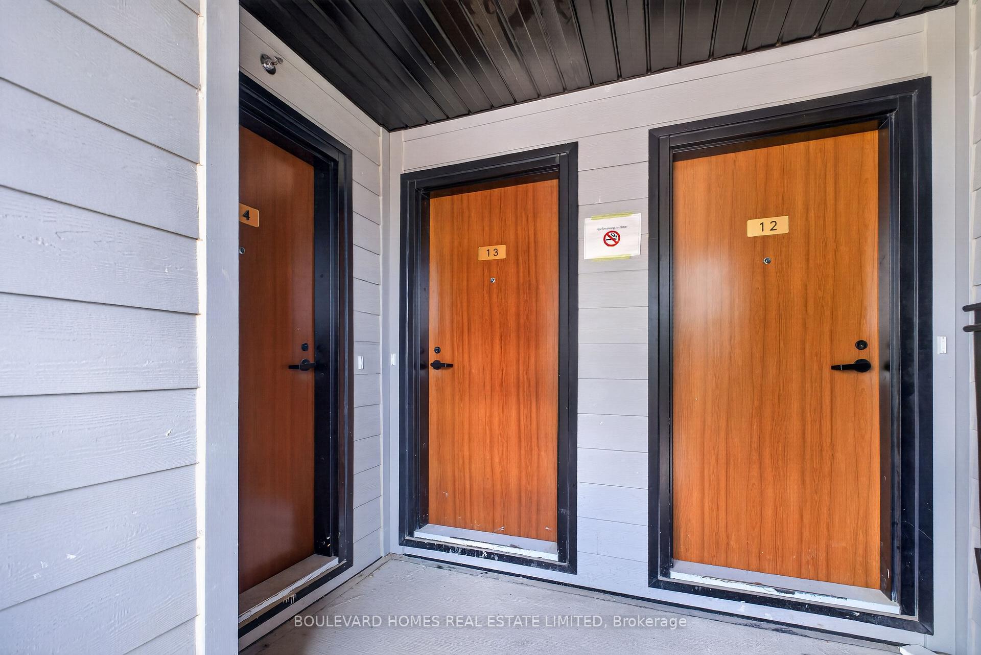 Photo 4 of Unit 13, 30 Markdale Lane, Markham, Middlefield — HOMEH