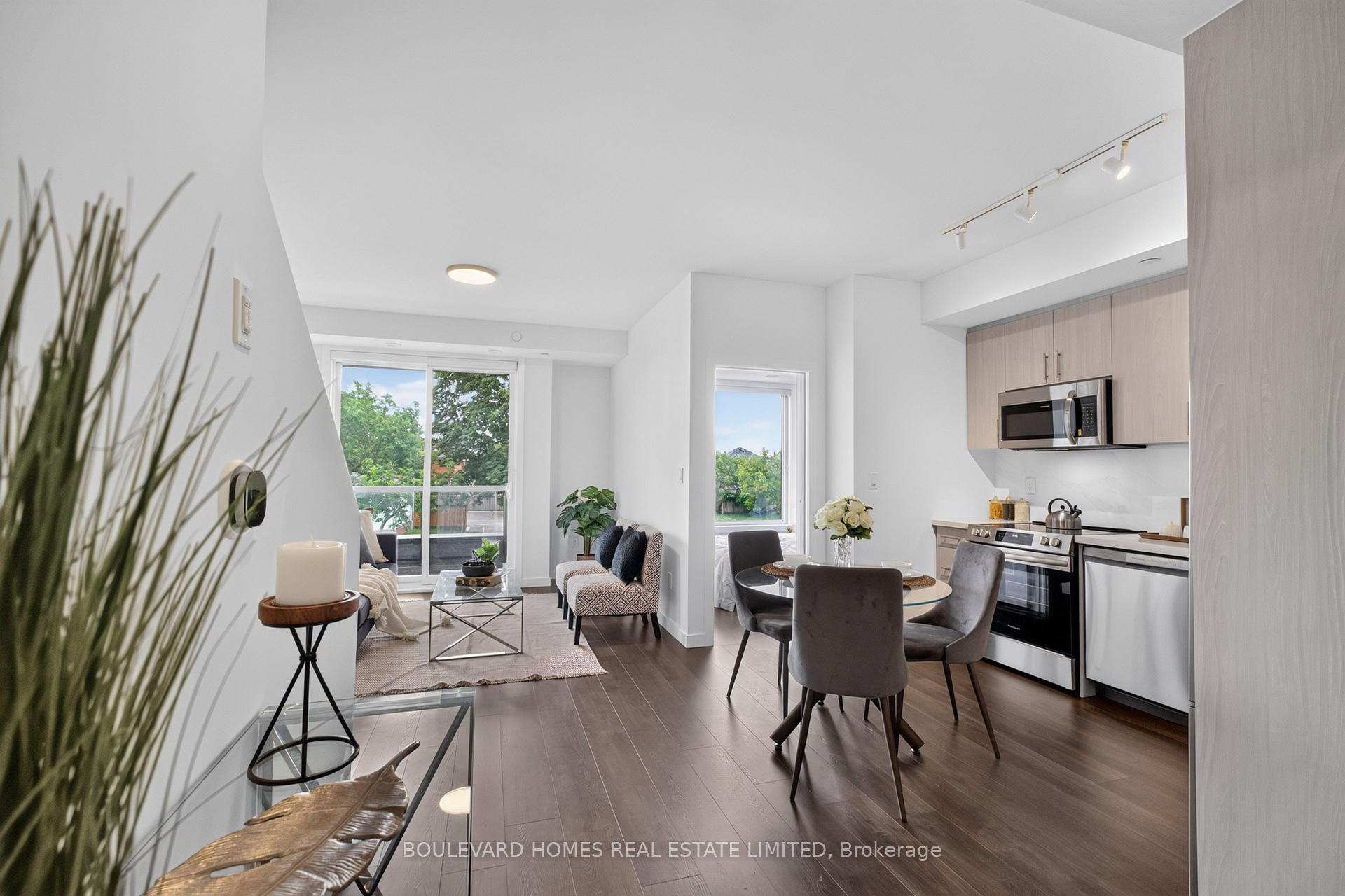 Photo 7 of Unit 13, 30 Markdale Lane, Markham, Middlefield — HOMEH