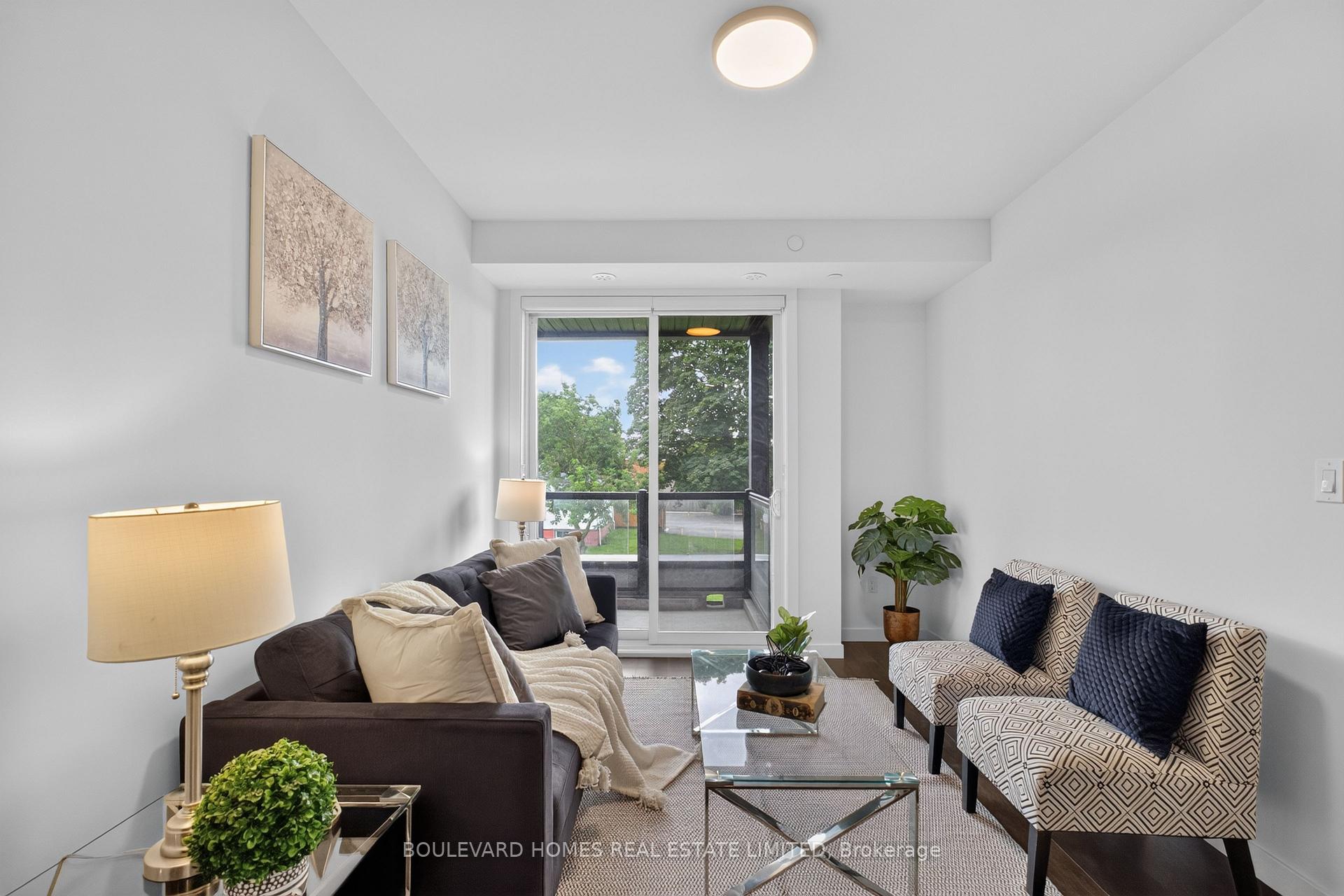 Photo 8 of Unit 13, 30 Markdale Lane, Markham, Middlefield — HOMEH