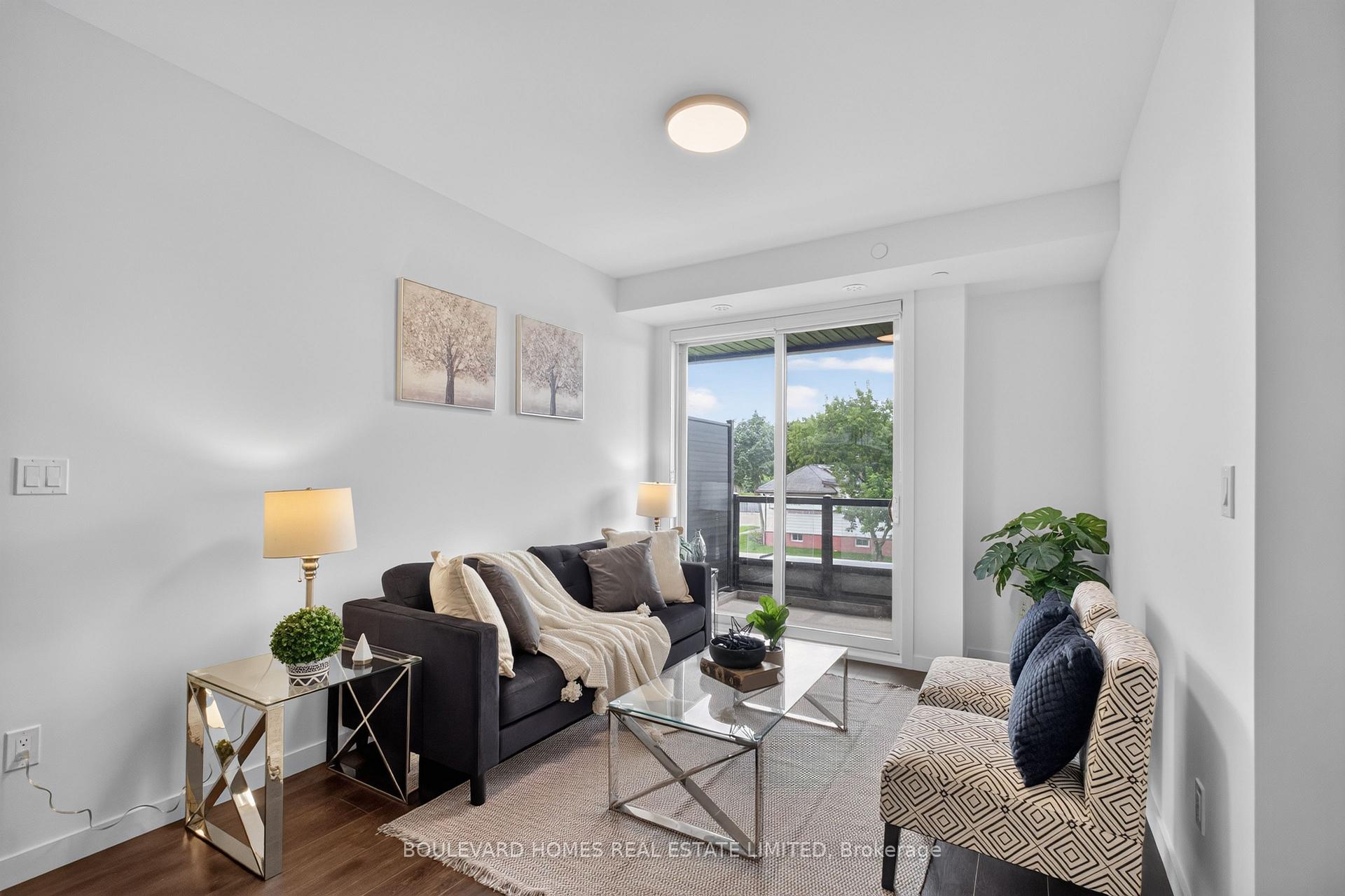 Photo 9 of Unit 13, 30 Markdale Lane, Markham, Middlefield — HOMEH