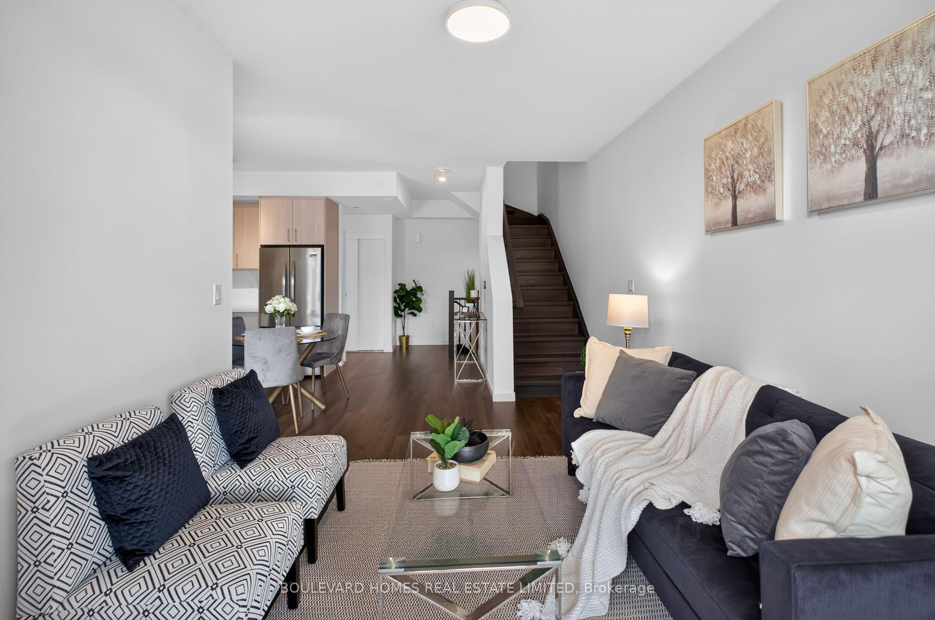 Photo 11 of Unit 13, 30 Markdale Lane, Markham, Middlefield — HOMEH