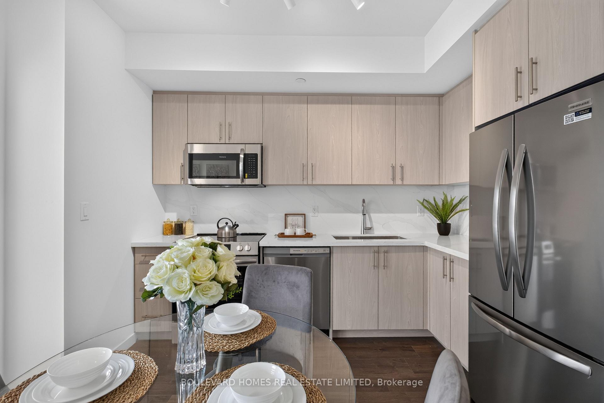 Photo 12 of Unit 13, 30 Markdale Lane, Markham, Middlefield — HOMEH