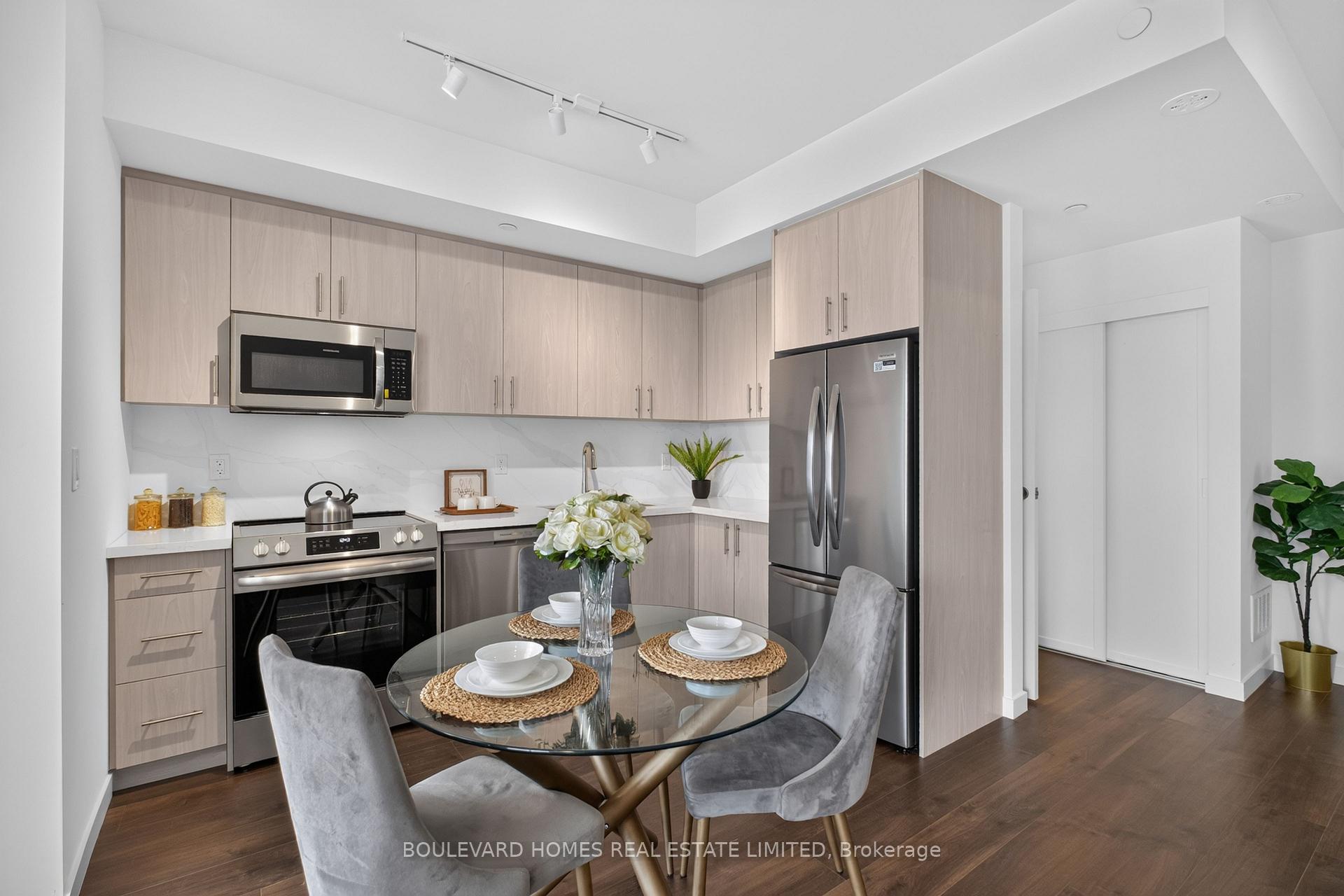 Photo 13 of Unit 13, 30 Markdale Lane, Markham, Middlefield — HOMEH