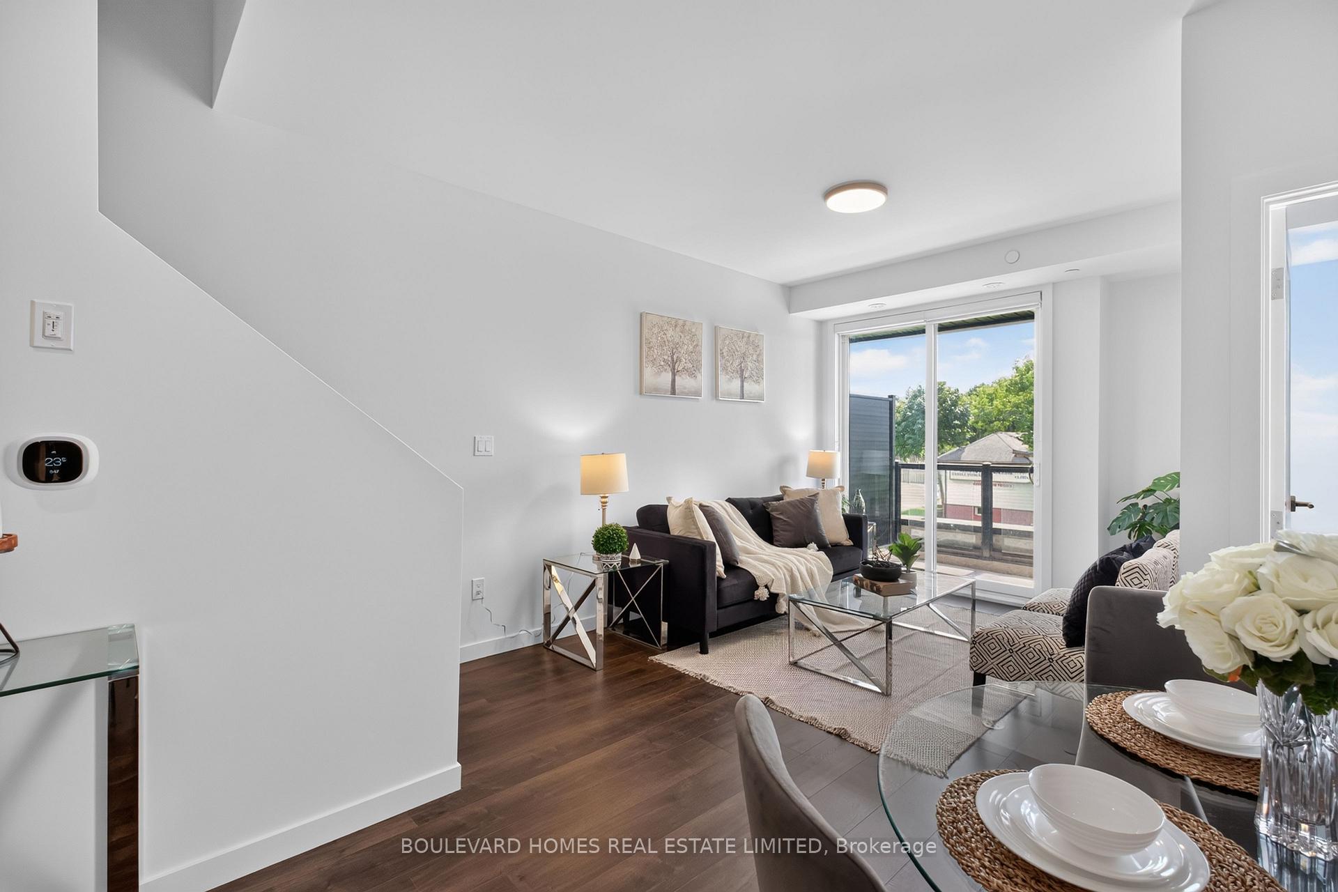 Photo 17 of Unit 13, 30 Markdale Lane, Markham, Middlefield — HOMEH