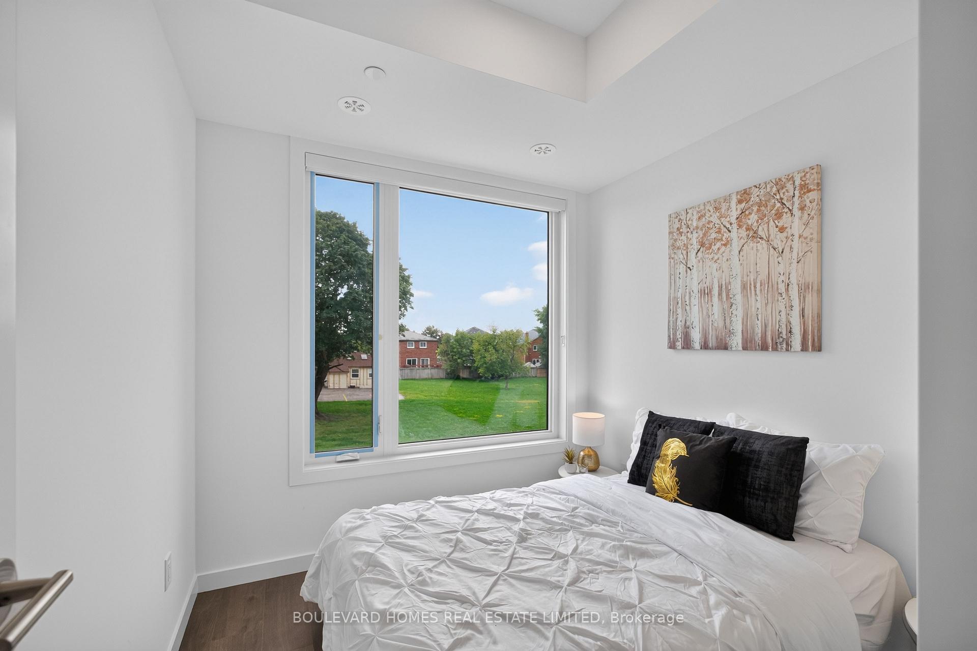 Photo 19 of Unit 13, 30 Markdale Lane, Markham, Middlefield — HOMEH