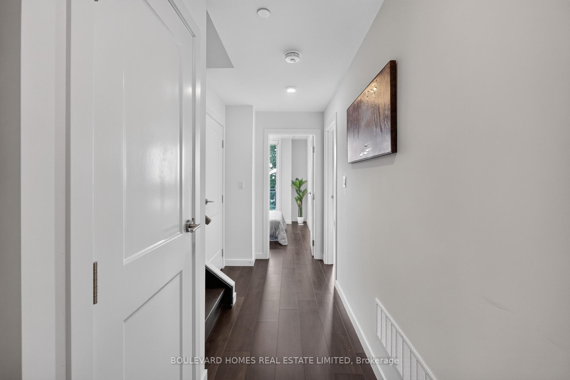 Photo 21 of Unit 13, 30 Markdale Lane, Markham, Middlefield — HOMEH