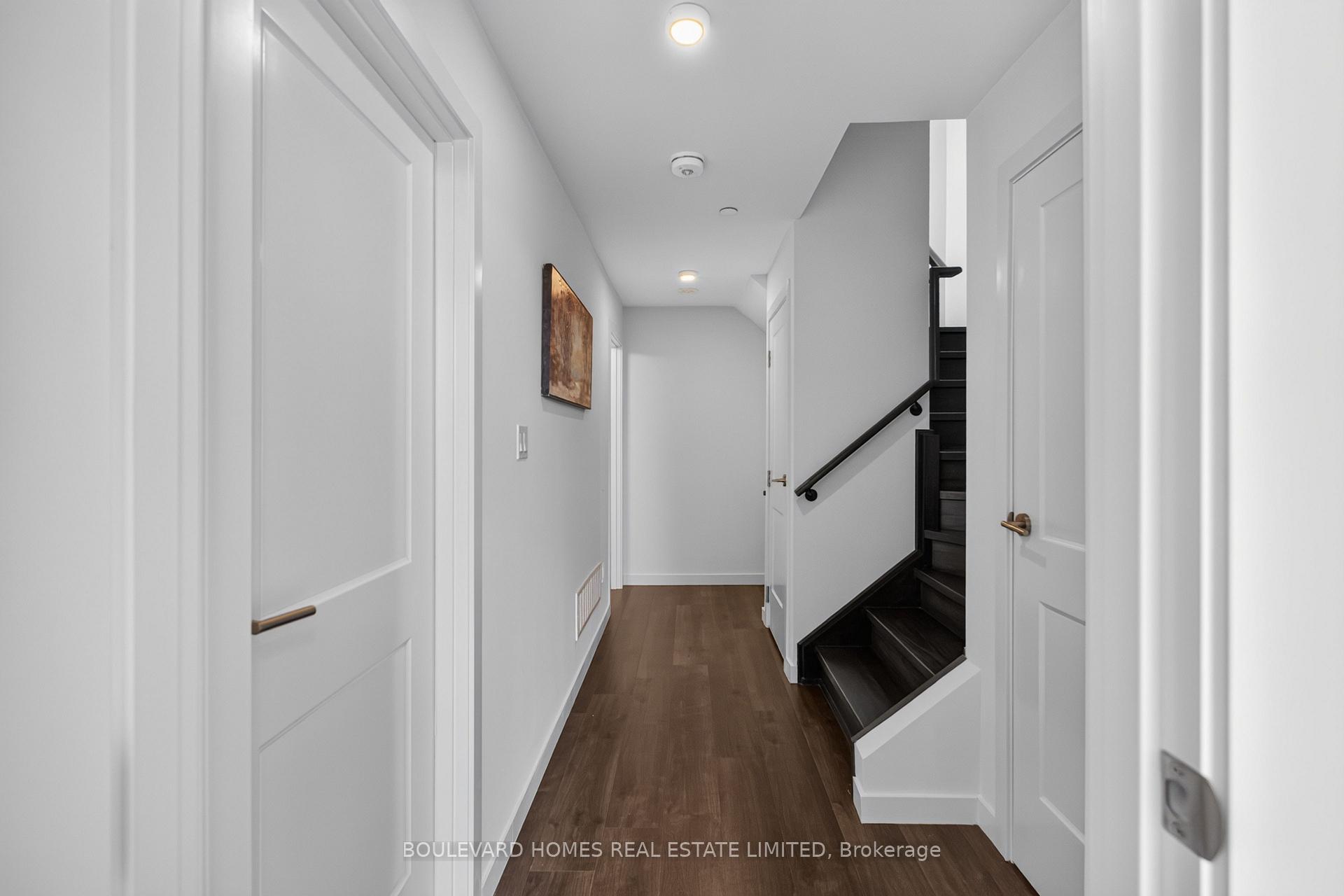 Photo 22 of Unit 13, 30 Markdale Lane, Markham, Middlefield — HOMEH