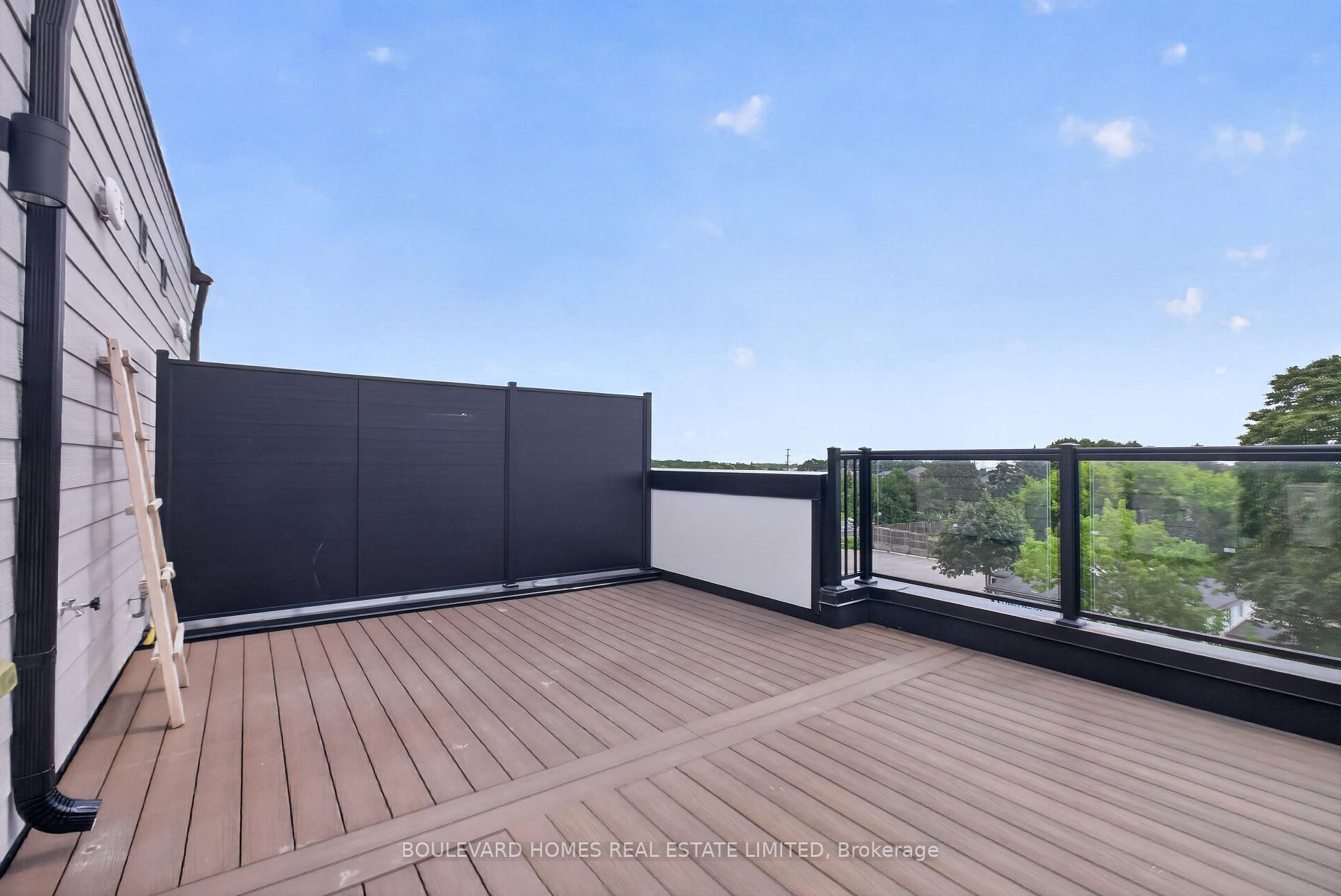 Photo 35 of Unit 13, 30 Markdale Lane, Markham, Middlefield — HOMEH