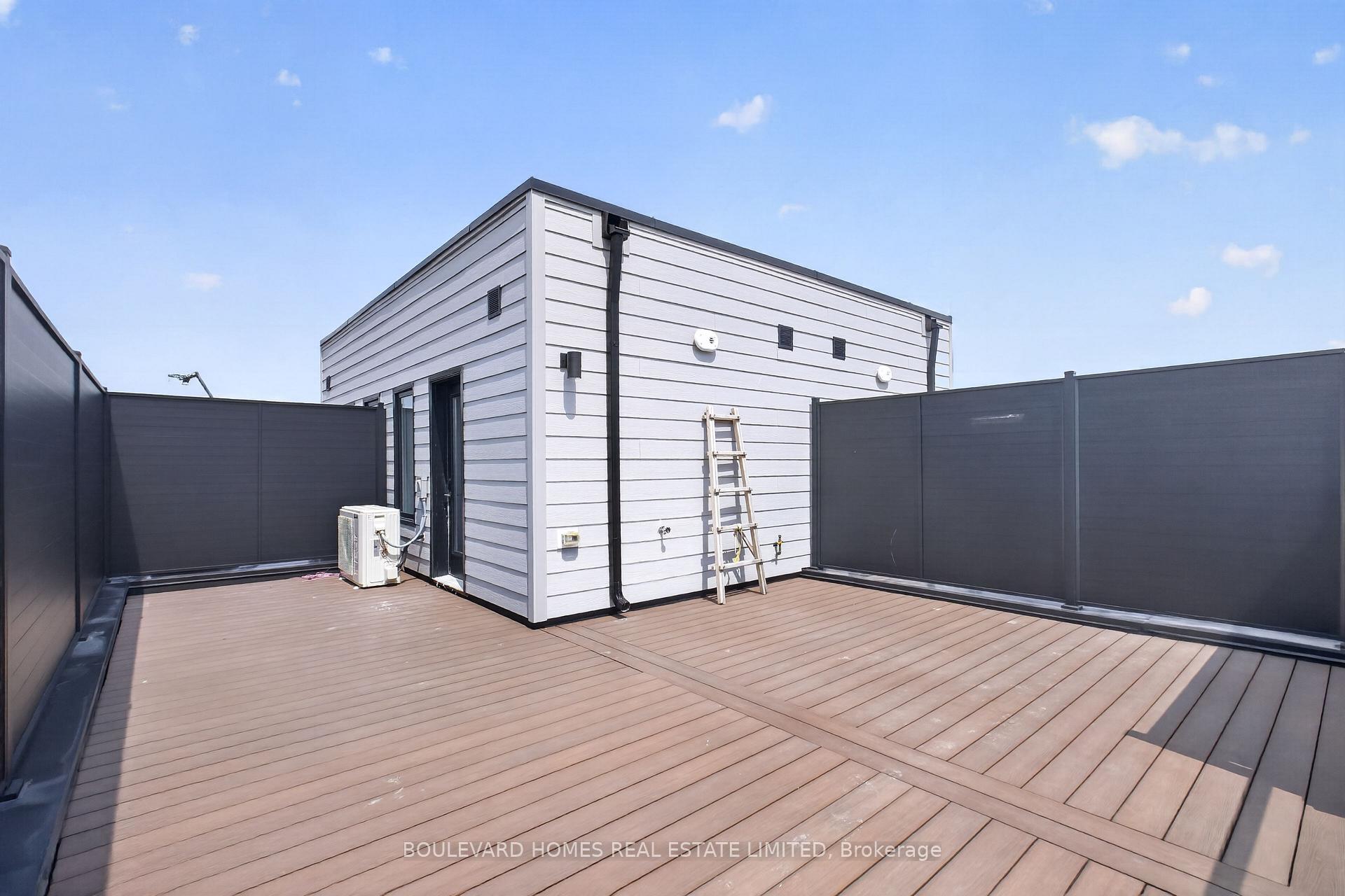 Photo 36 of Unit 13, 30 Markdale Lane, Markham, Middlefield — HOMEH