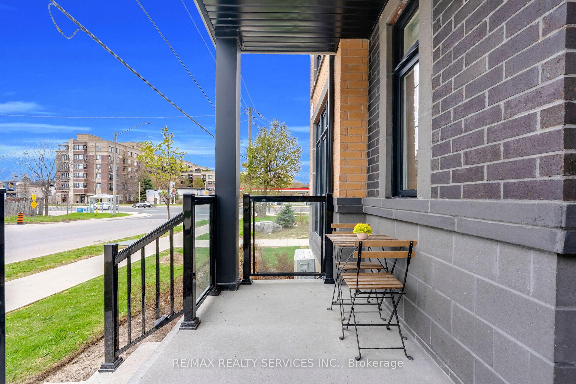 Photo 9 of Unit 5, 1 Bond Crescent, Richmond Hill, Oak Ridges — HOMEH