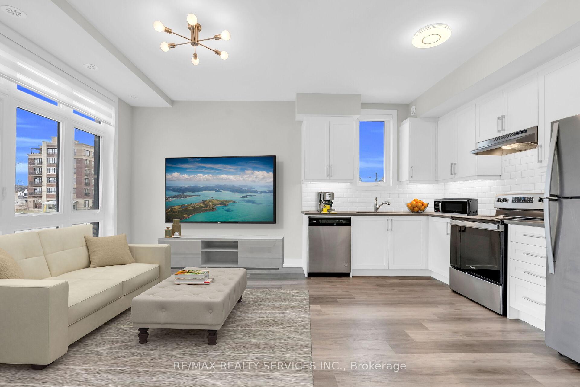 Photo 15 of Unit 5, 1 Bond Crescent, Richmond Hill, Oak Ridges — HOMEH