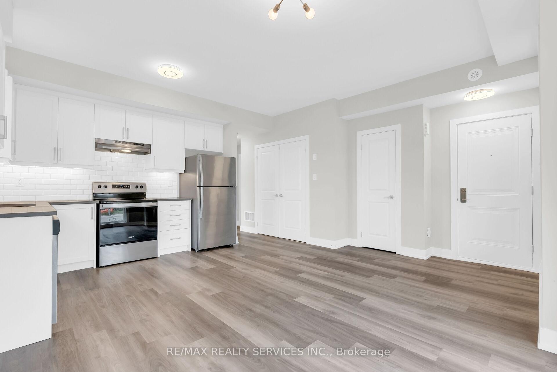 Photo 18 of Unit 5, 1 Bond Crescent, Richmond Hill, Oak Ridges — HOMEH