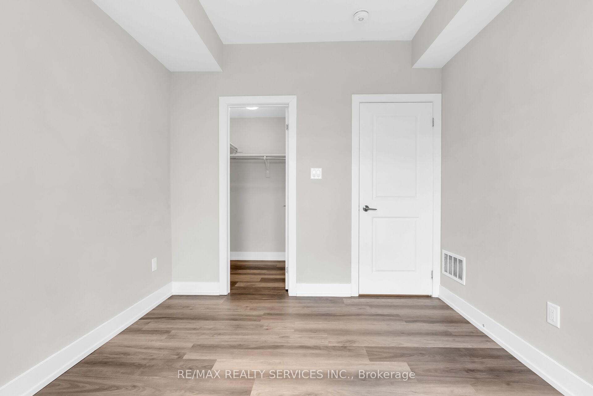 Photo 27 of Unit 5, 1 Bond Crescent, Richmond Hill, Oak Ridges — HOMEH